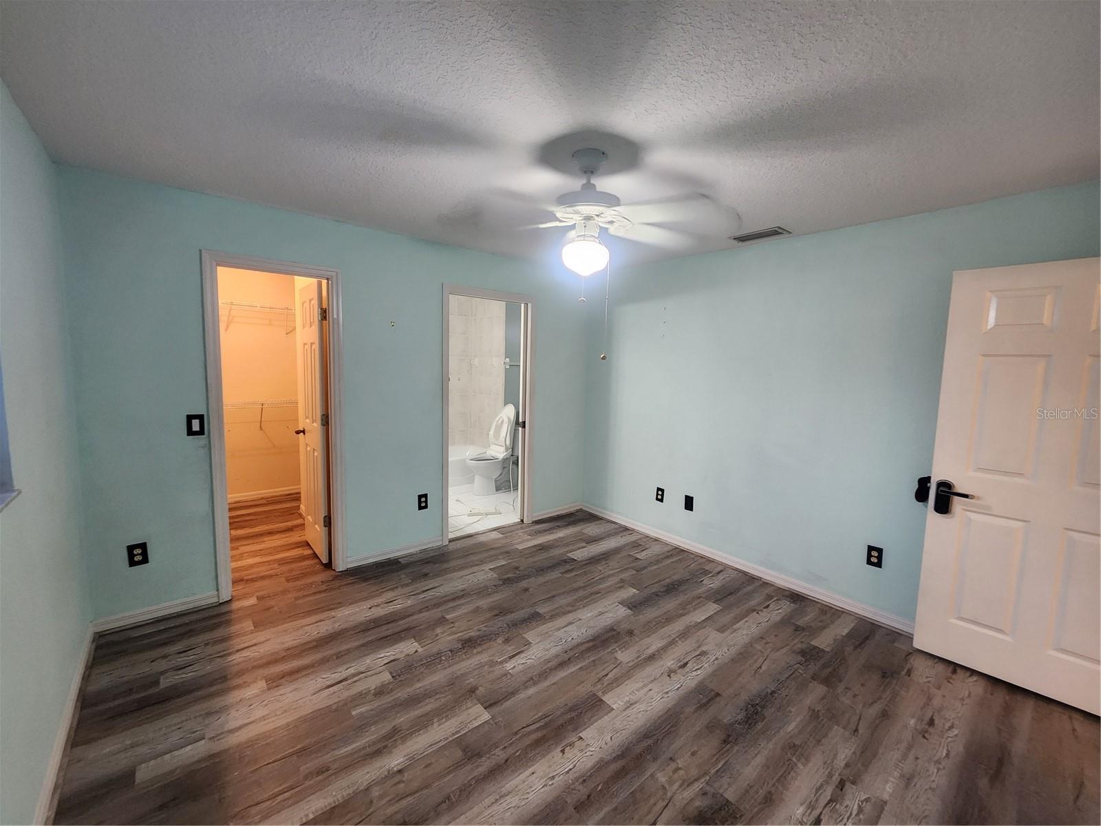 Image 8 of 24 For 4590 Cazes Avenue