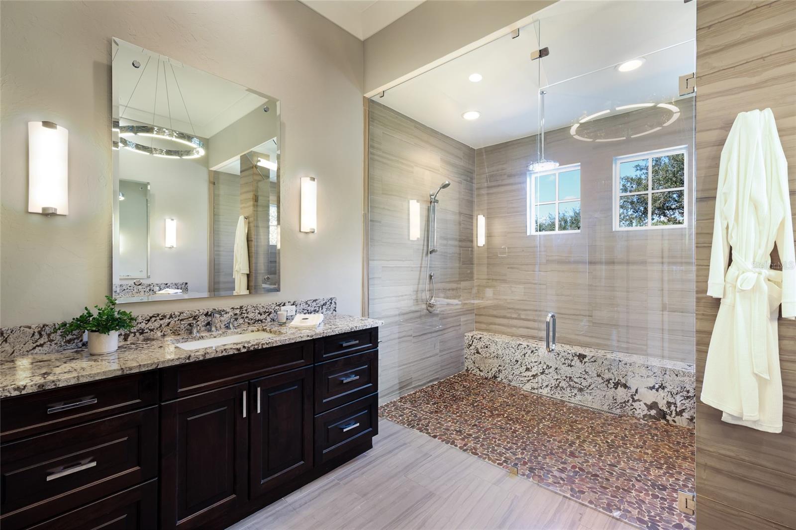 Image 38 of 93 For 16420 Daysailor Trail