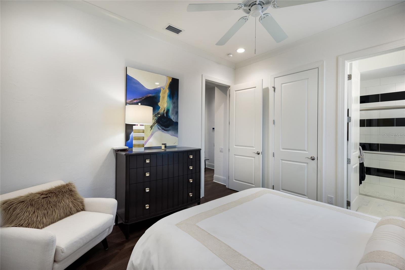 Image 43 of 93 For 16420 Daysailor Trail