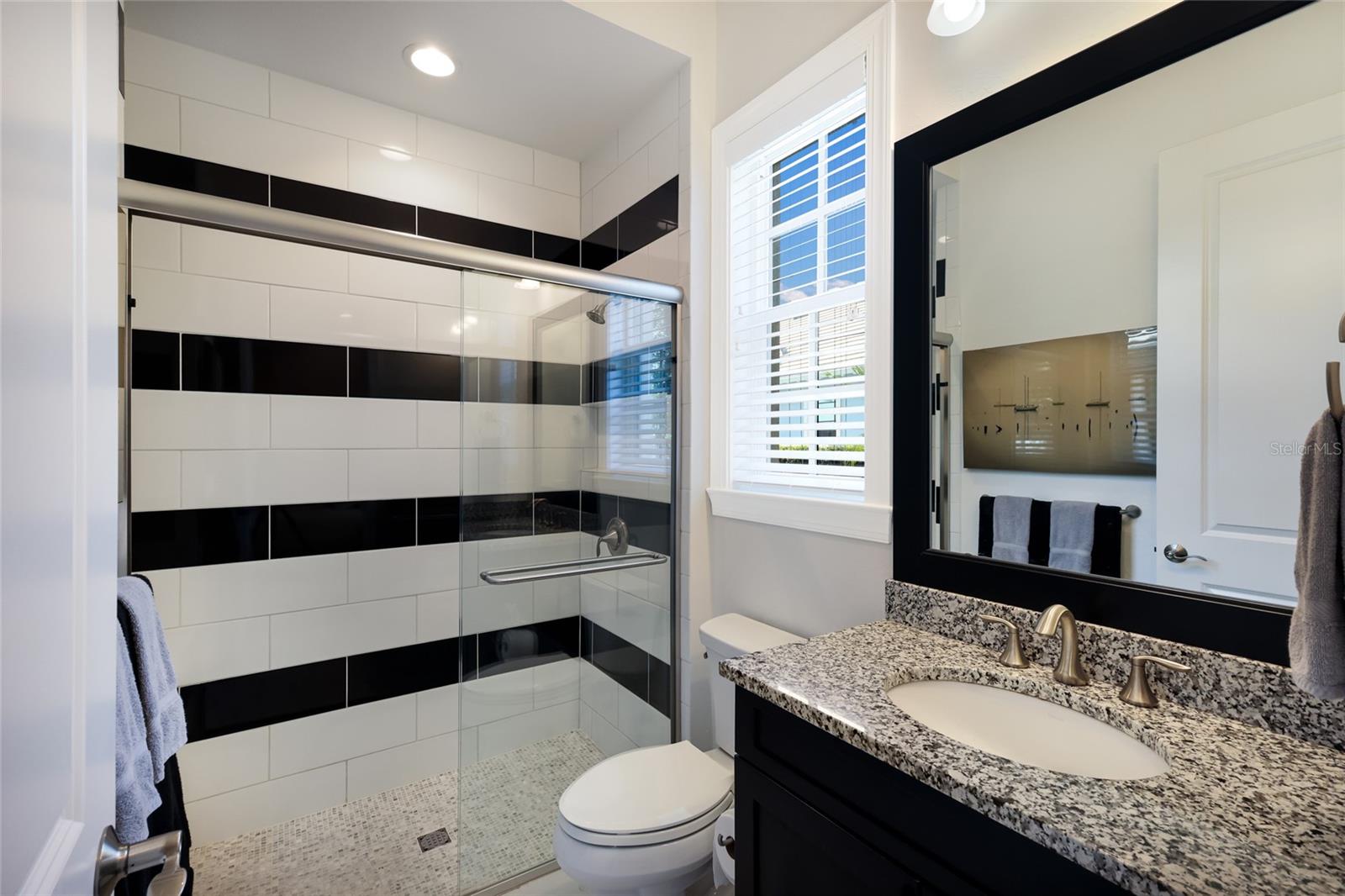 Image 44 of 93 For 16420 Daysailor Trail