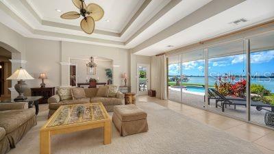 Image 9 of 20 For 376 West Royal Flamingo Drive