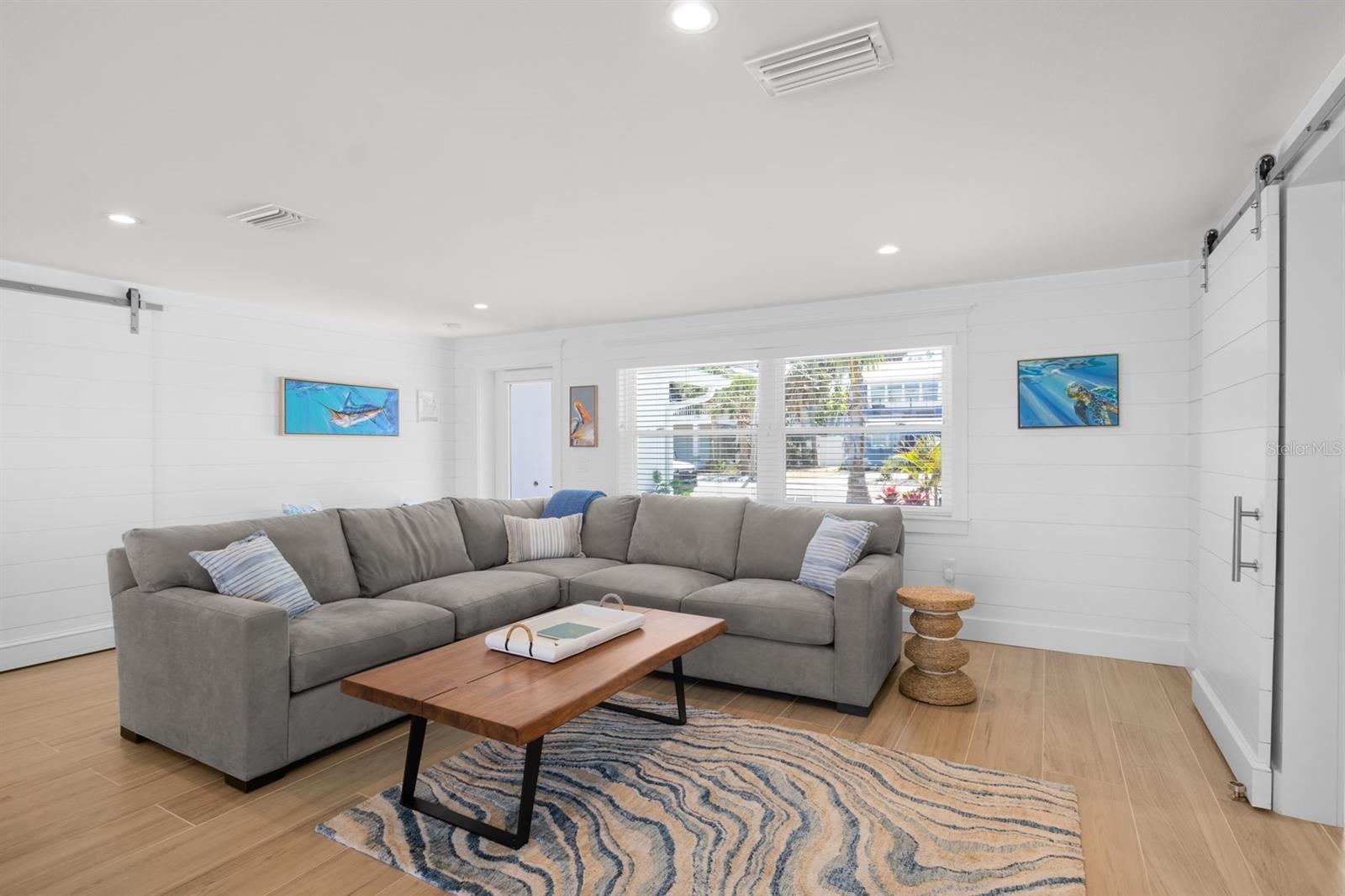 Image 11 of 49 For 306 Bay Boulevard