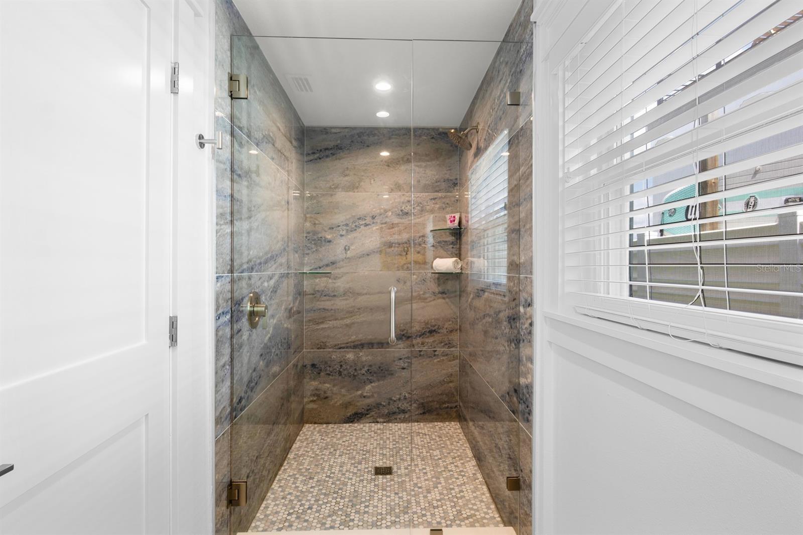 Image 37 of 49 For 306 Bay Boulevard