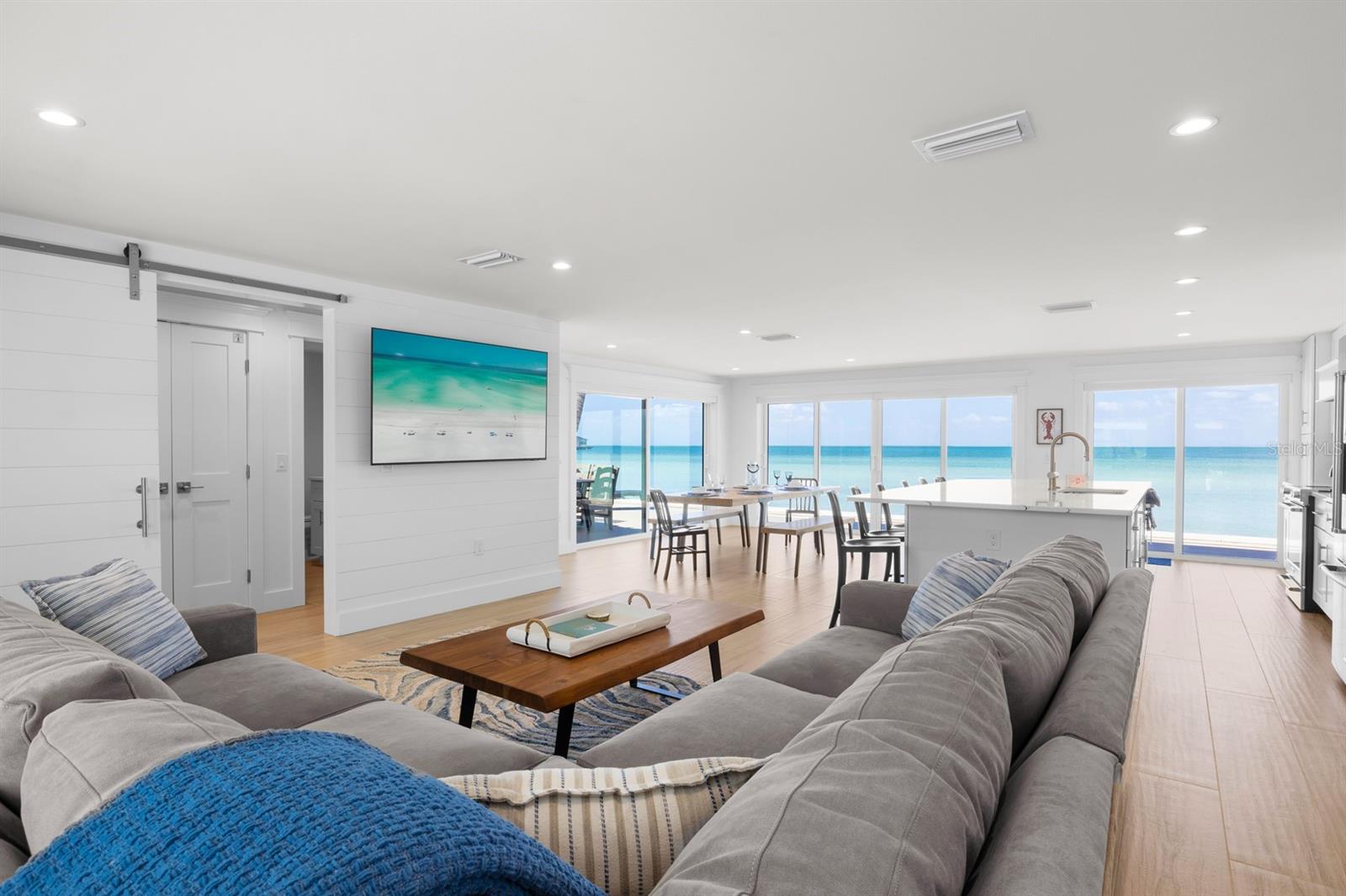 Image 8 of 49 For 306 Bay Boulevard