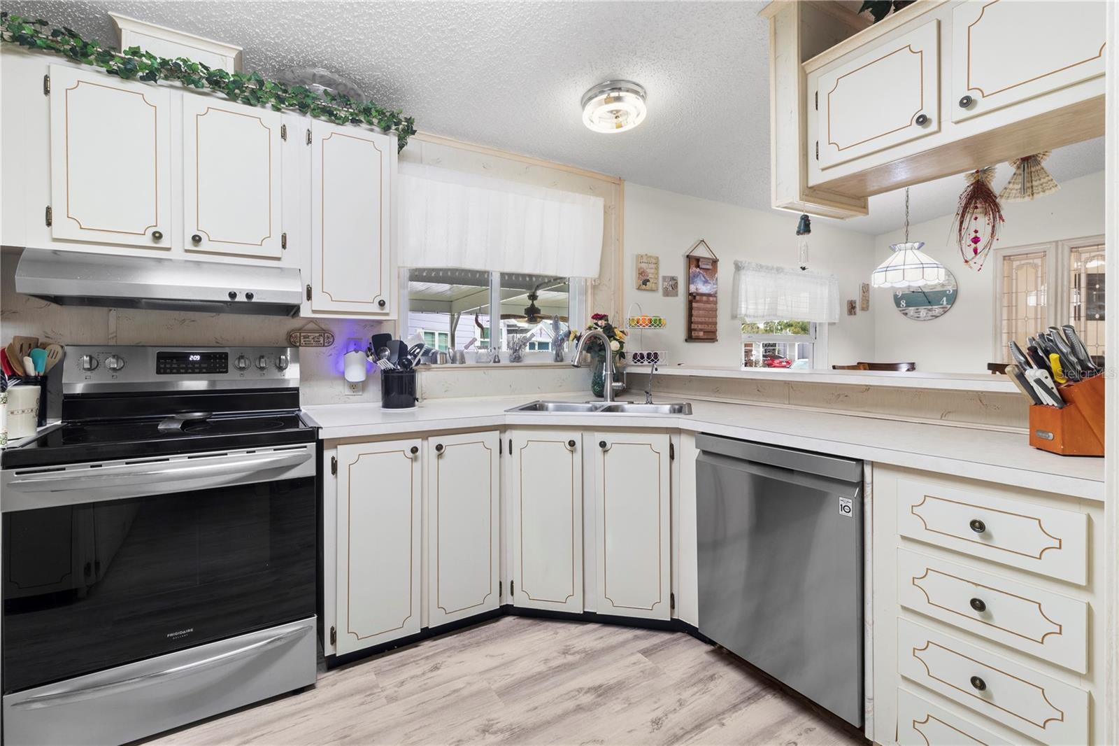 Image 15 of 57 For 94 Meadow Circle