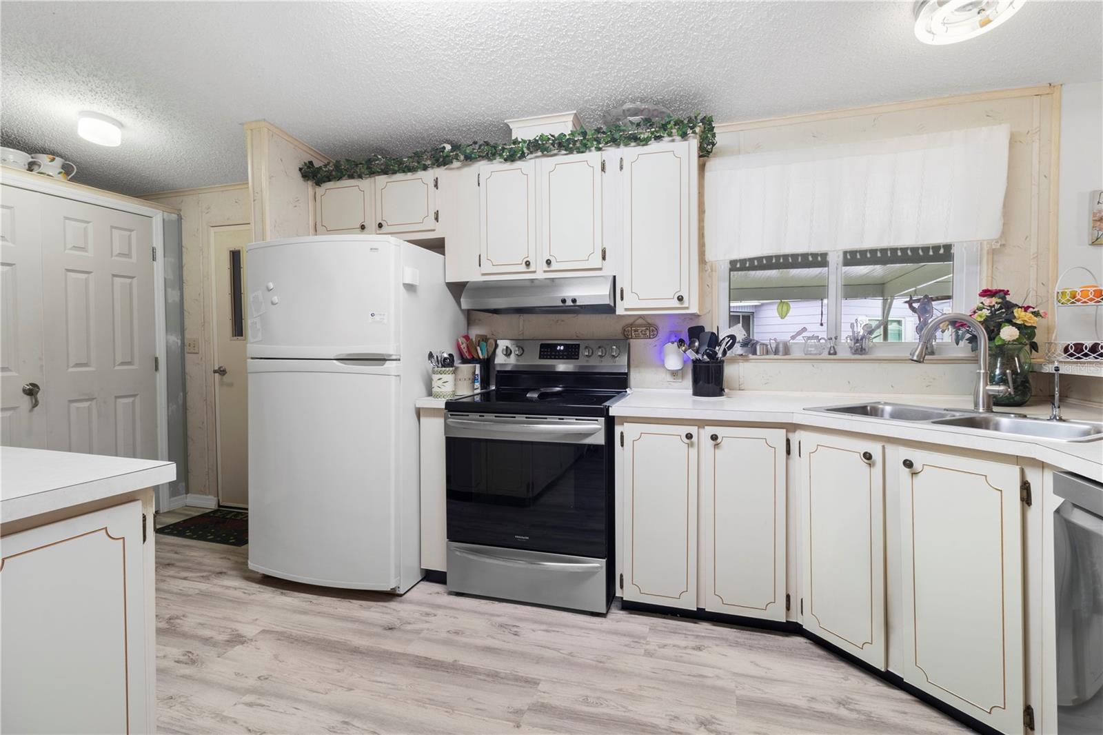 Image 16 of 57 For 94 Meadow Circle