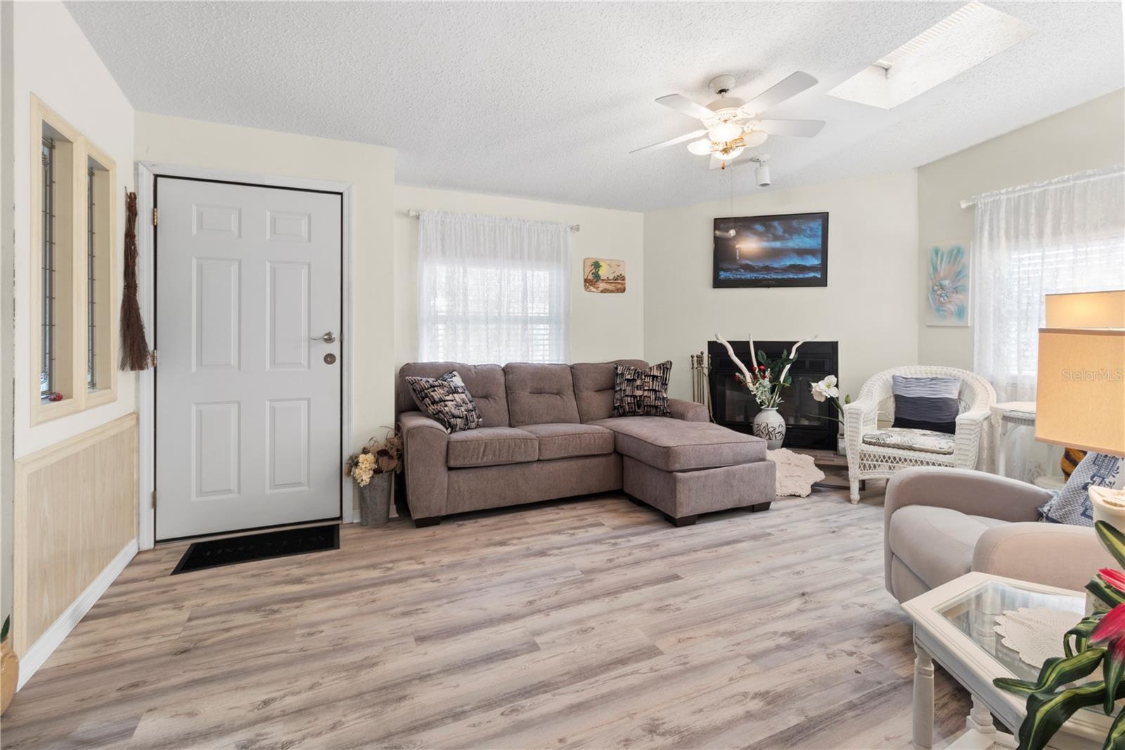 Image 9 of 57 For 94 Meadow Circle