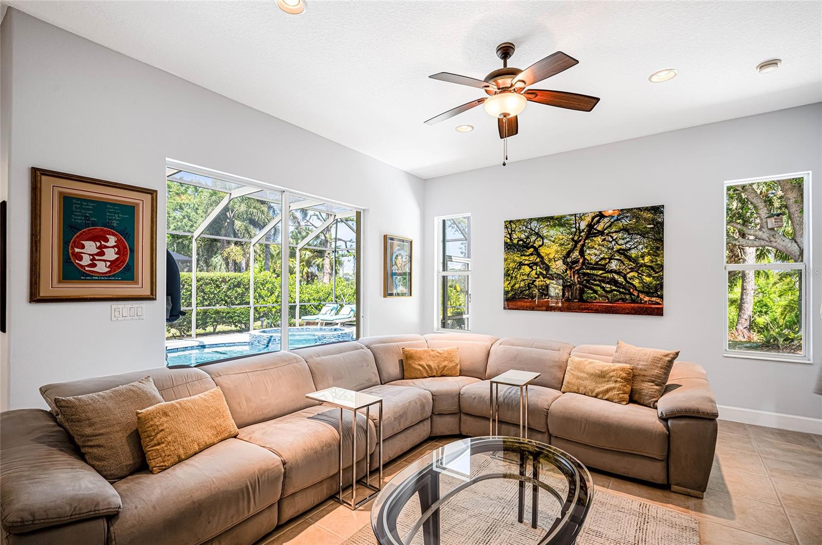 Image 11 of 38 For 956 Scherer Way