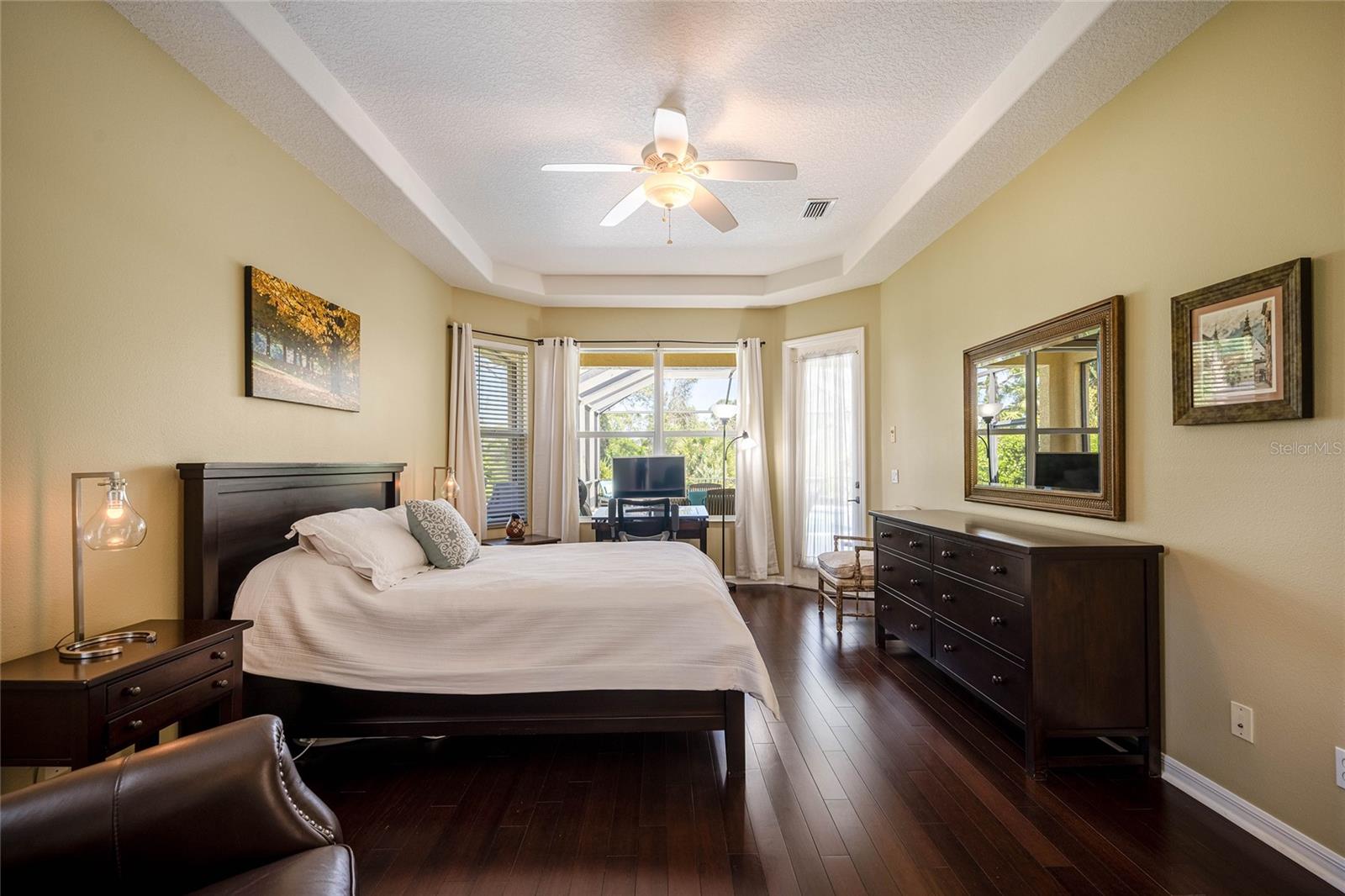 Image 16 of 38 For 956 Scherer Way