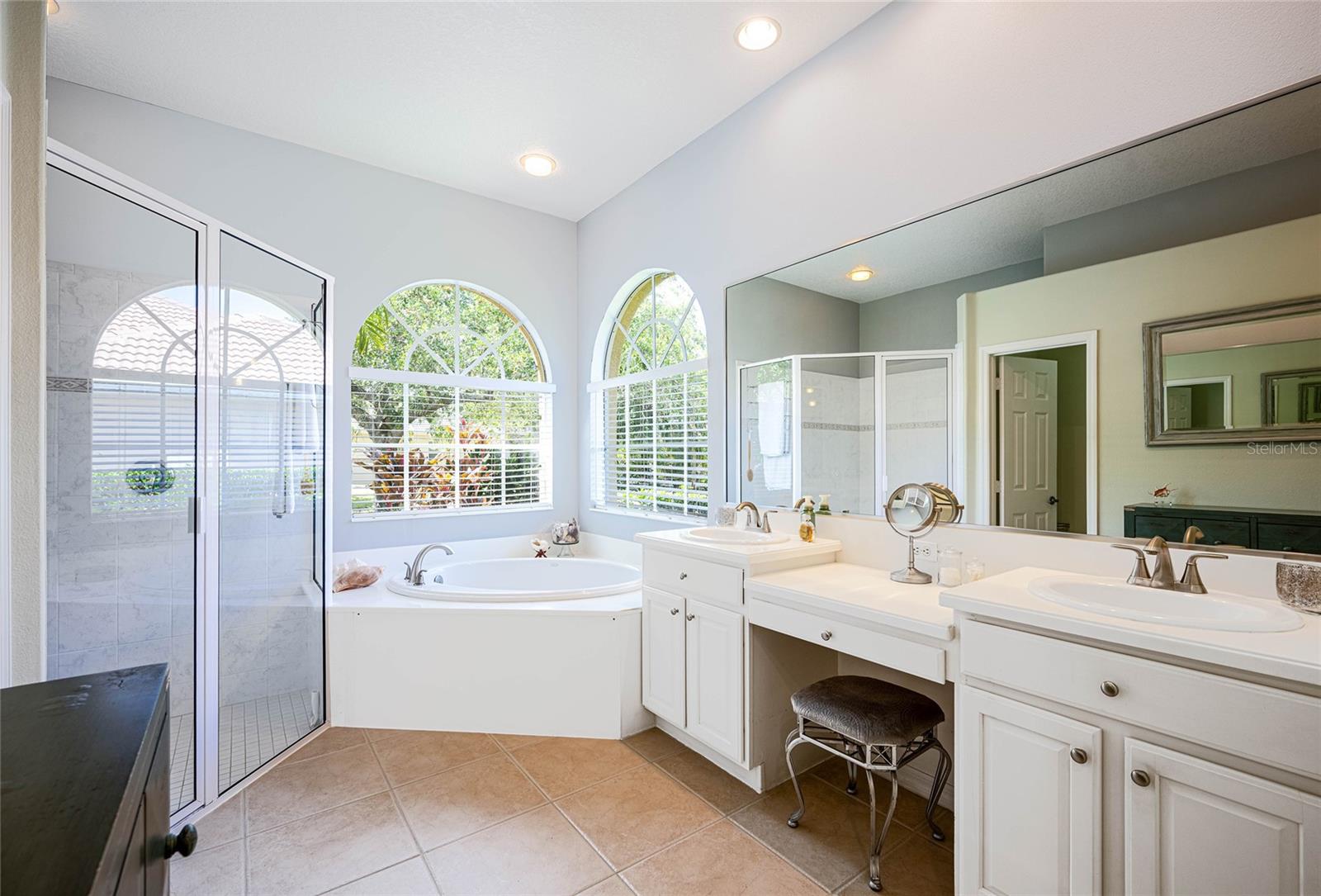 Image 17 of 38 For 956 Scherer Way