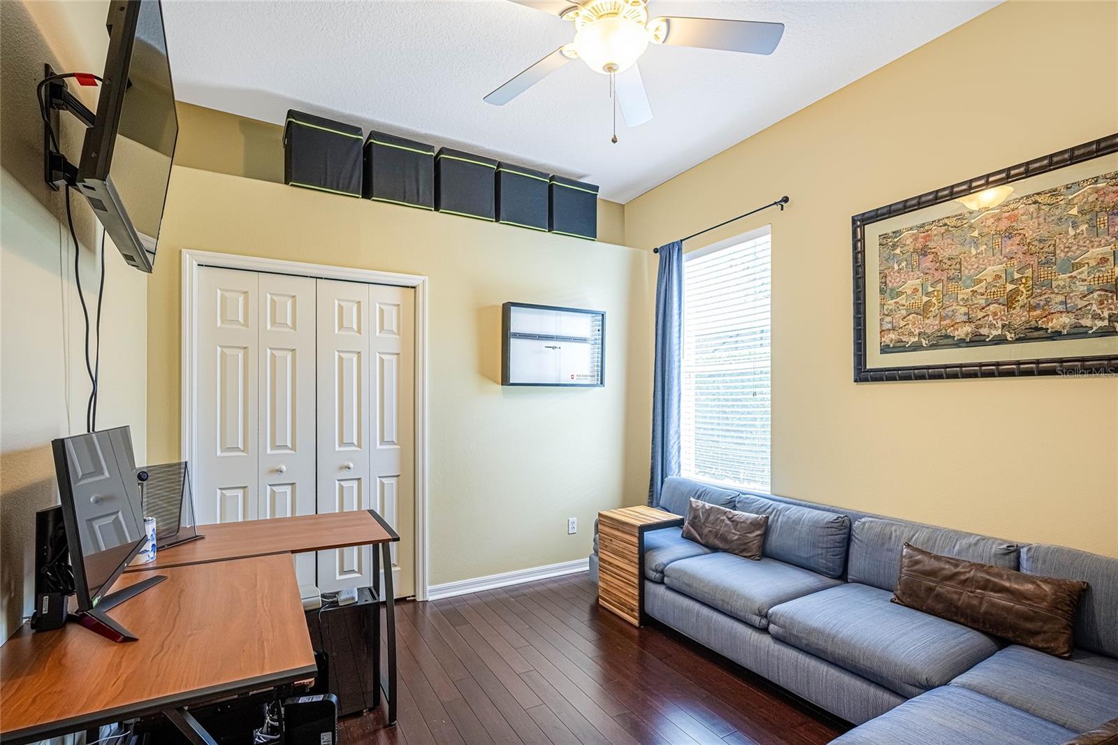 Image 20 of 38 For 956 Scherer Way