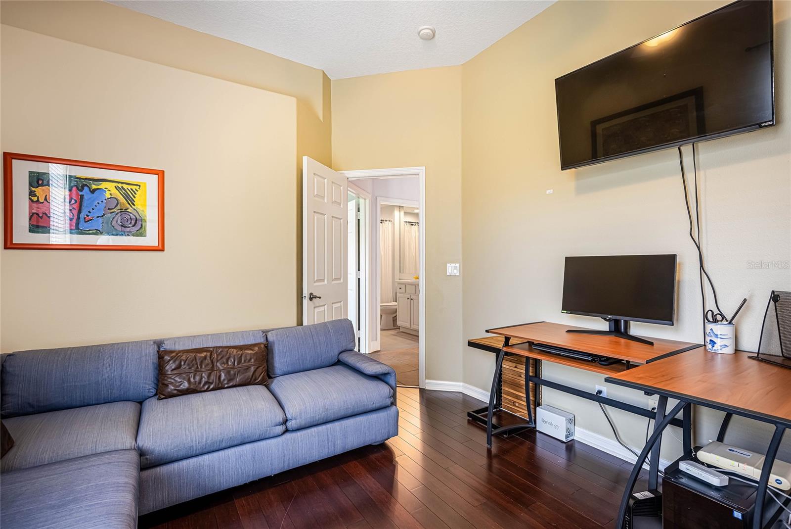 Image 21 of 38 For 956 Scherer Way