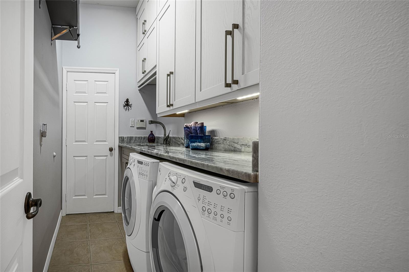 Image 26 of 38 For 956 Scherer Way