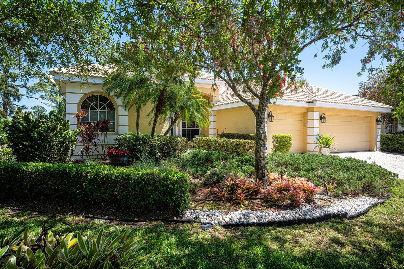 Image 32 of 38 For 956 Scherer Way