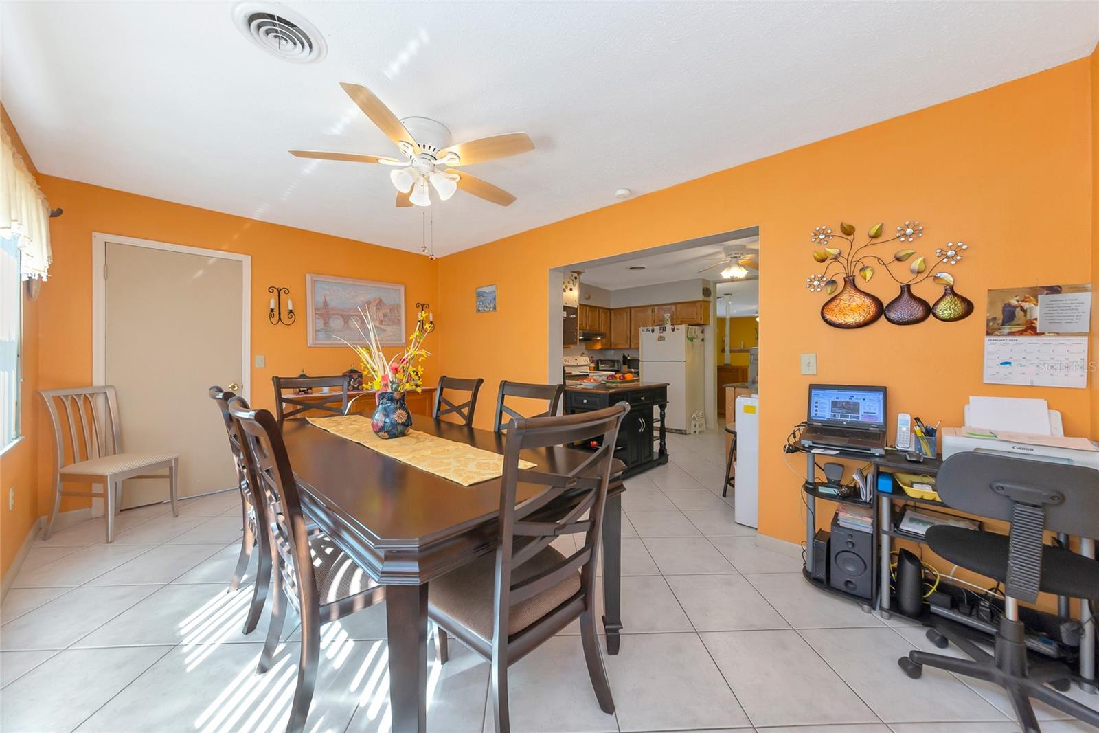 Listing photo id 17 for 5407 3rd Street W