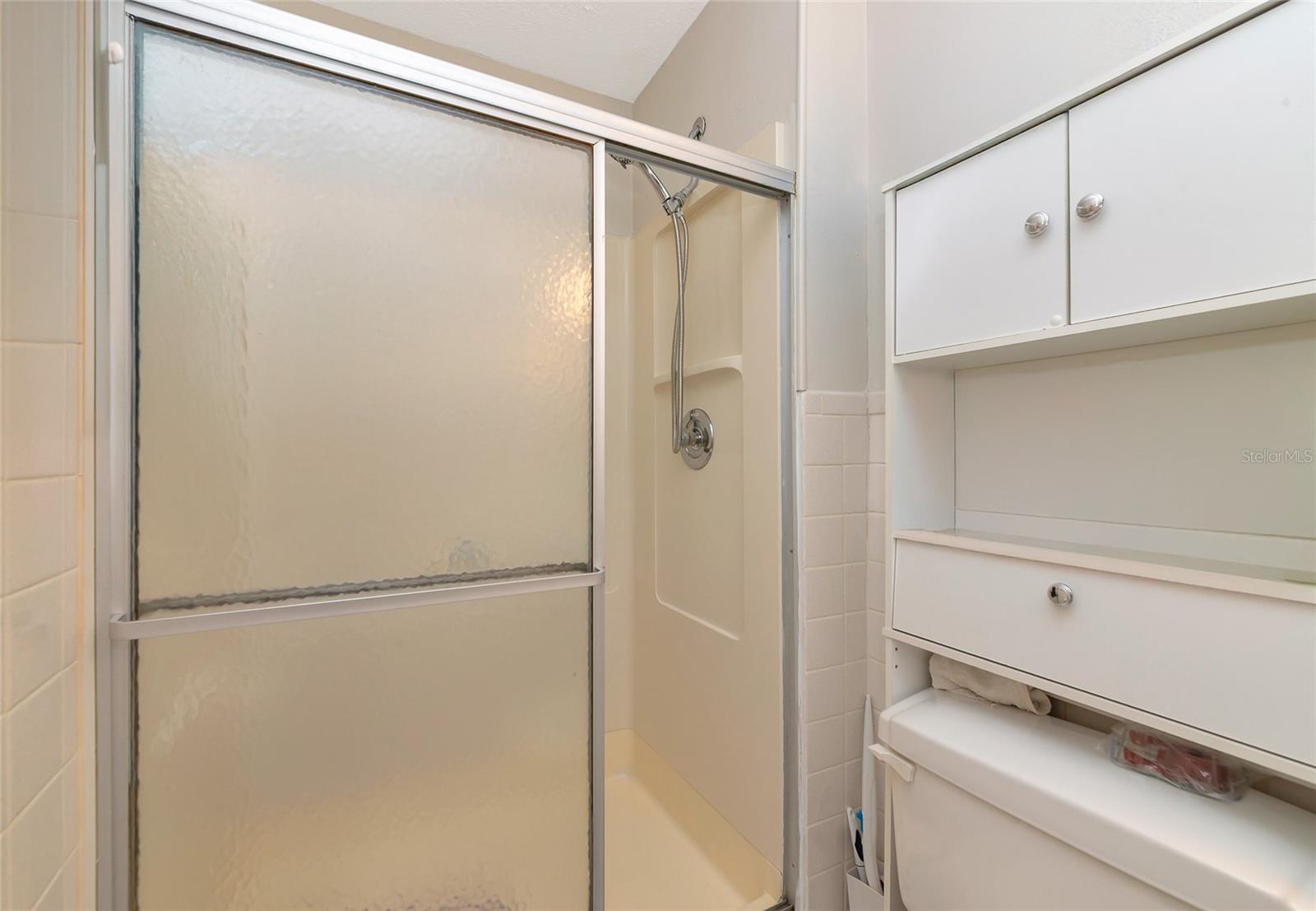 Listing photo id 22 for 5407 3rd Street W