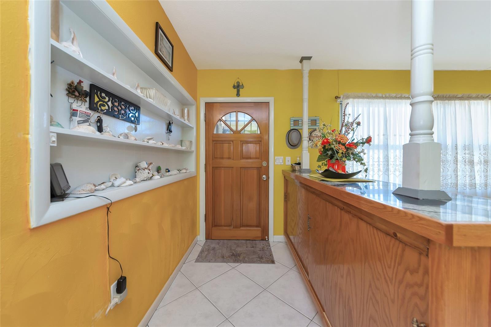 Listing photo id 3 for 5407 3rd Street W