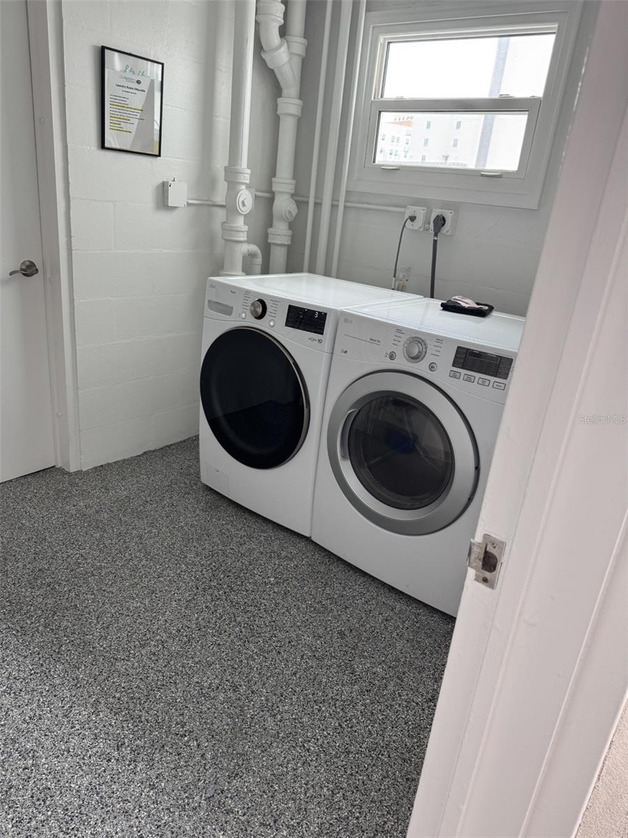 Image 18 of 26 For 33 Gulfstream Avenue 708