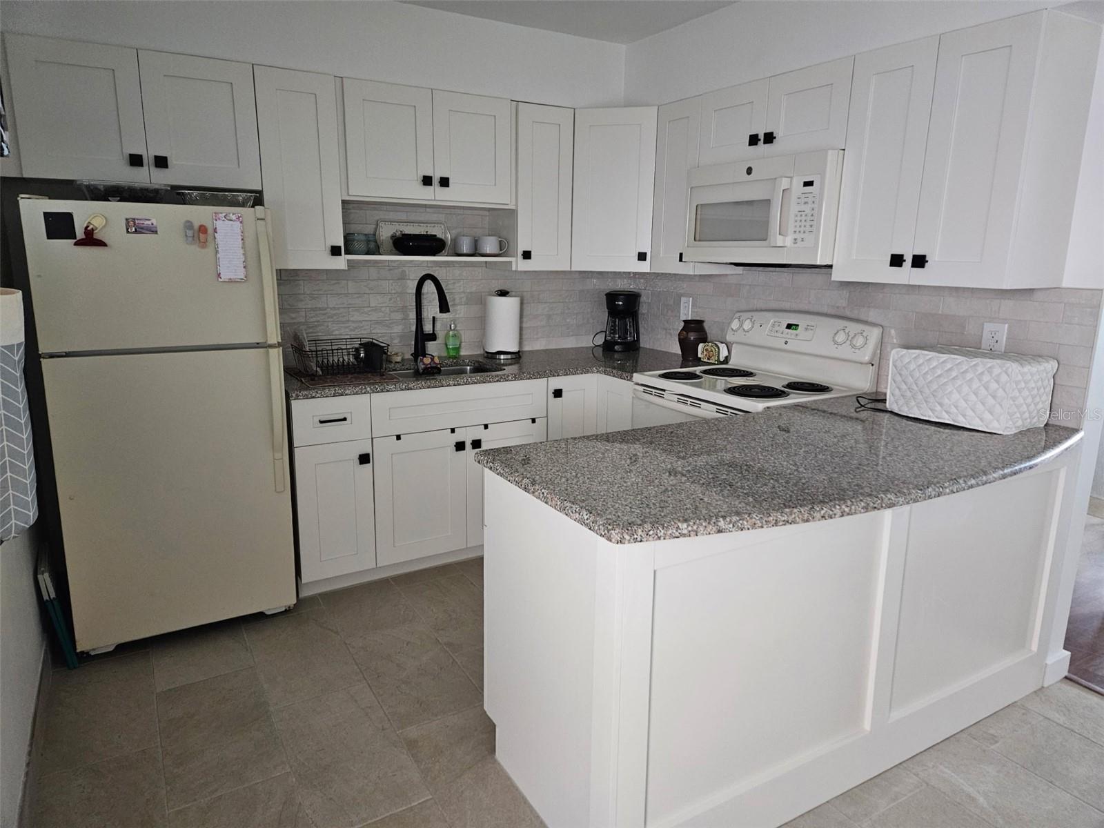 Image 4 of 26 For 33 Gulfstream Avenue 708