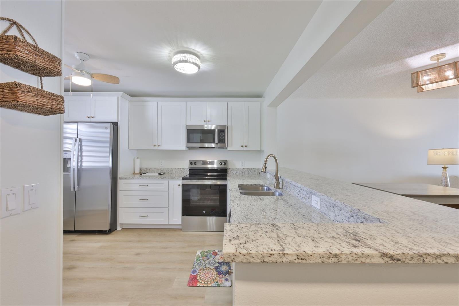 Image 13 of 33 For 597 Lakeside Drive 597