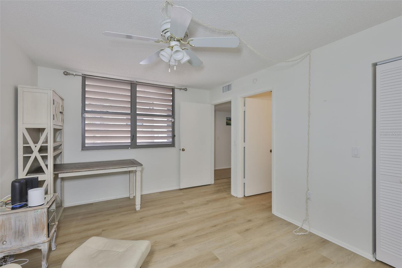 Image 23 of 33 For 597 Lakeside Drive 597