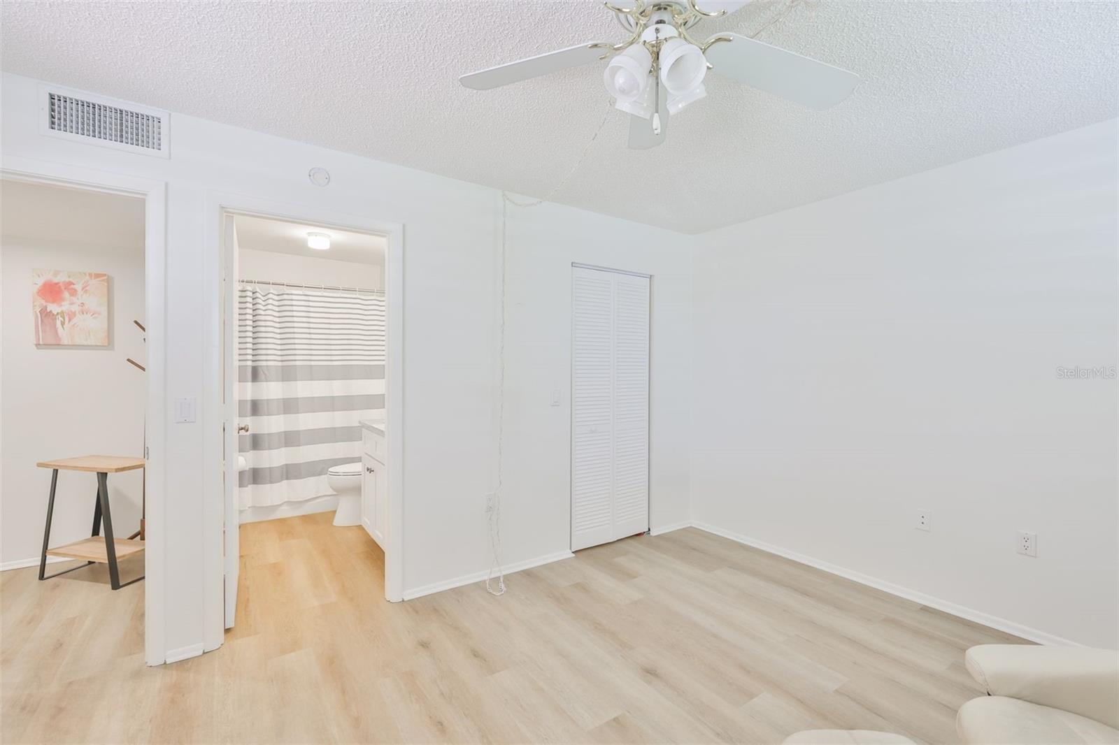 Image 24 of 33 For 597 Lakeside Drive 597