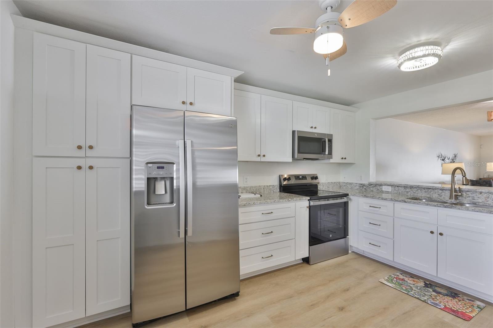 Image 5 of 33 For 597 Lakeside Drive 597