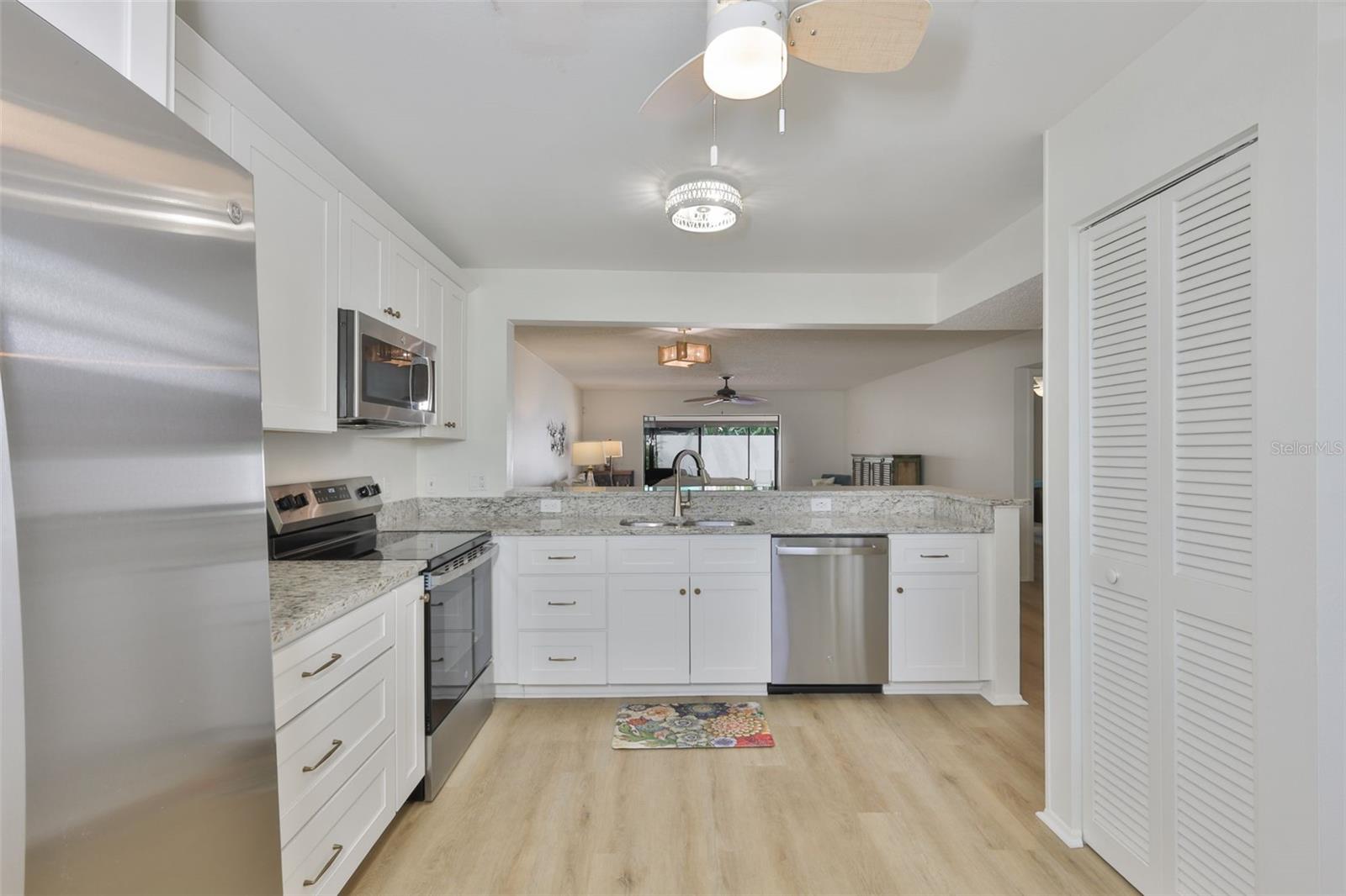 Image 6 of 33 For 597 Lakeside Drive 597