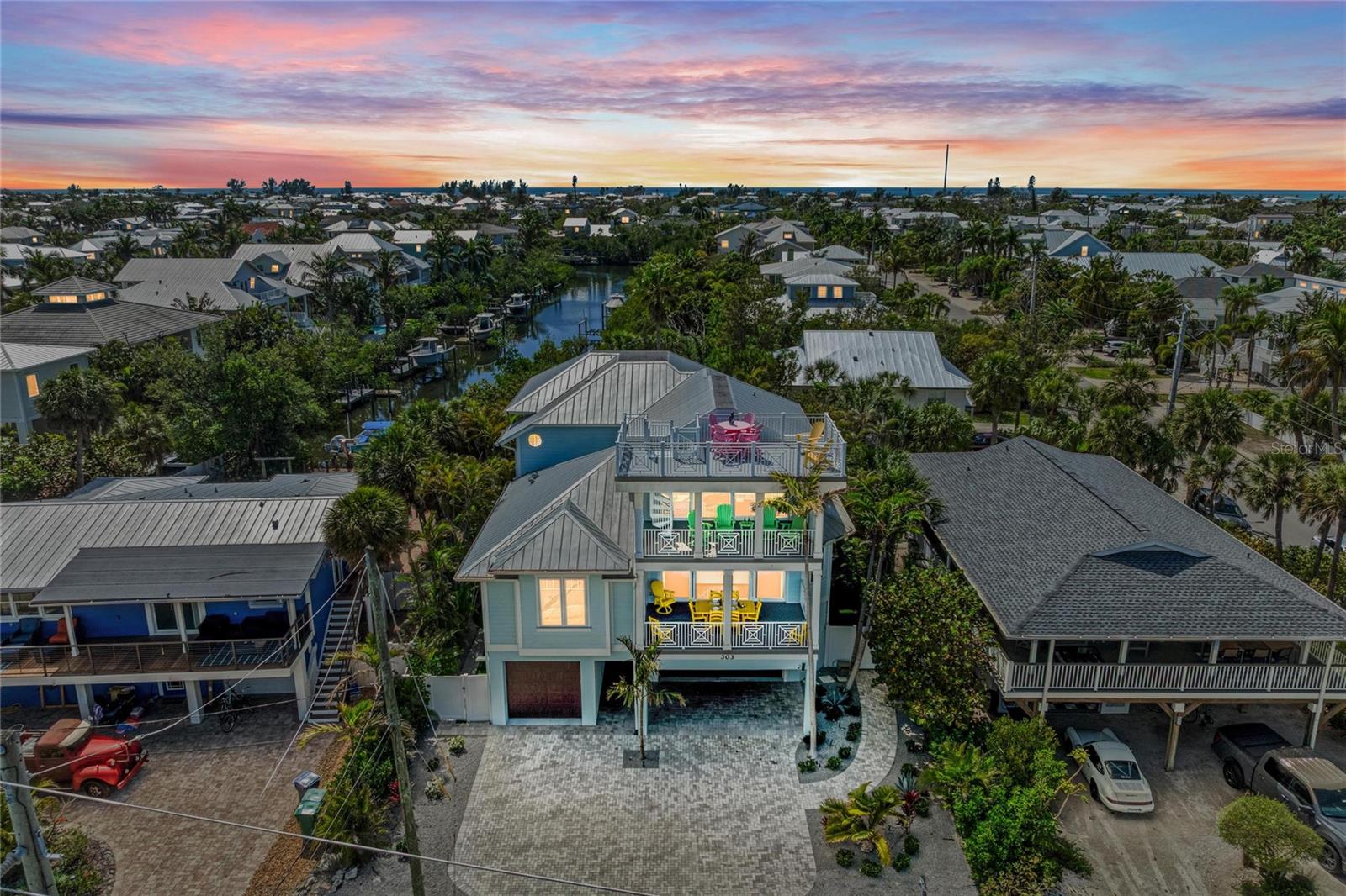 Image 4 of 90 For 303 Bay Boulevard