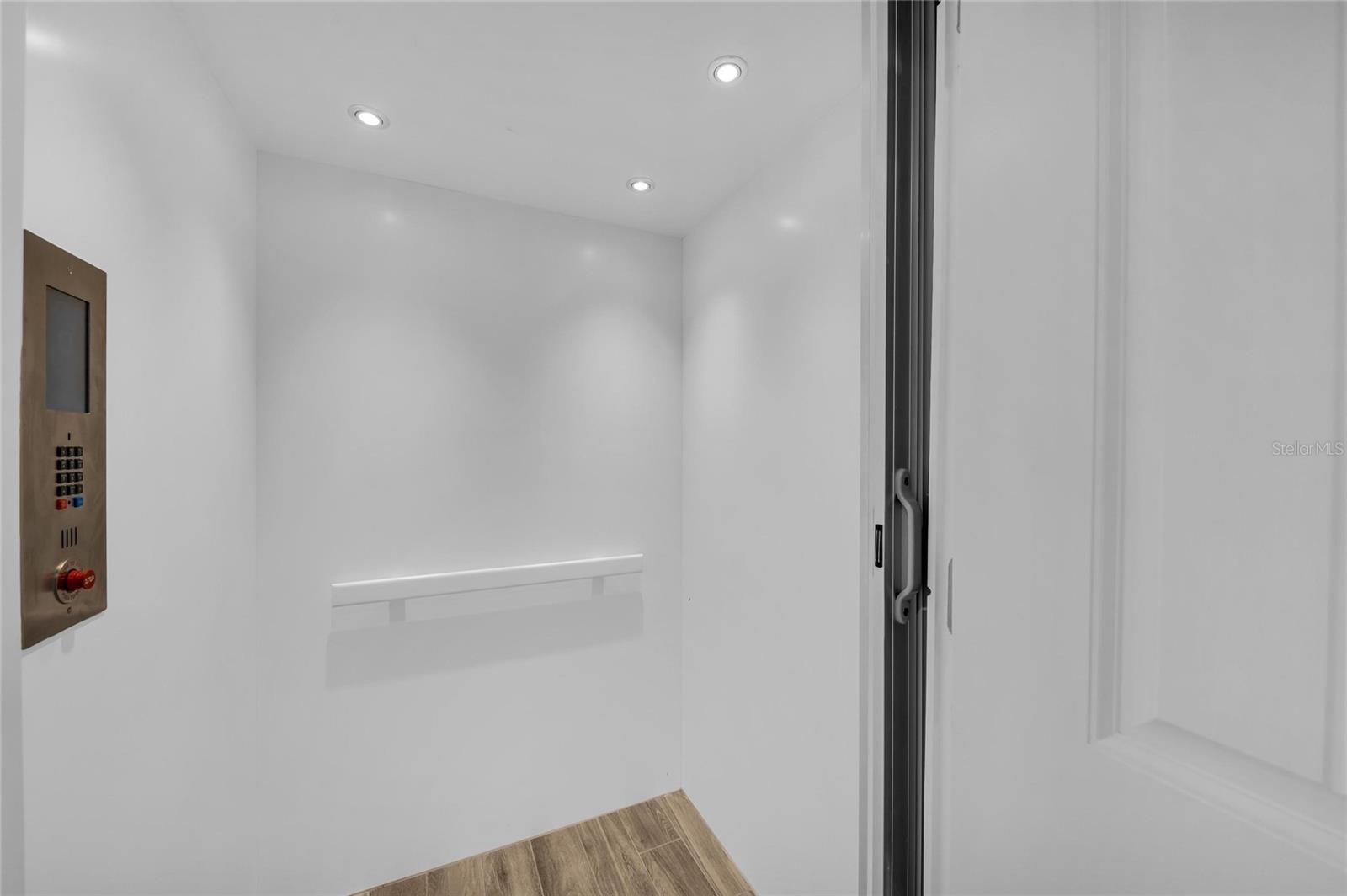 Image 46 of 90 For 303 Bay Boulevard