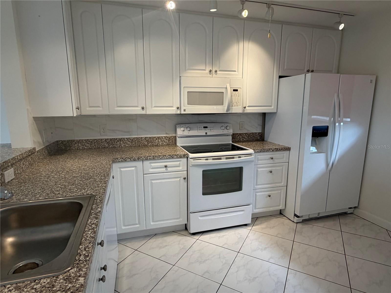 Image 3 of 22 For 3840 Ironwood Lane 506h