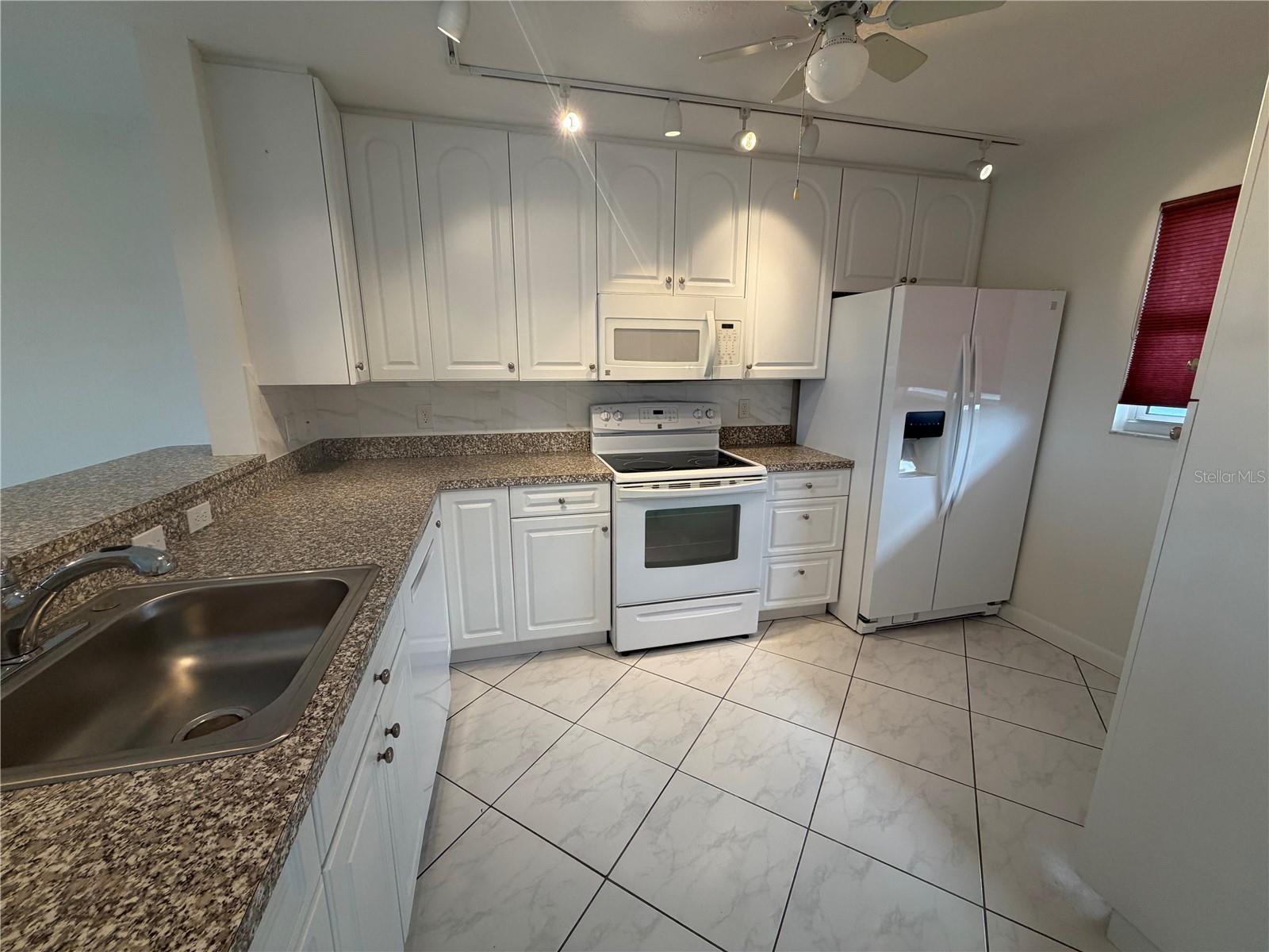 Image 4 of 22 For 3840 Ironwood Lane 506h