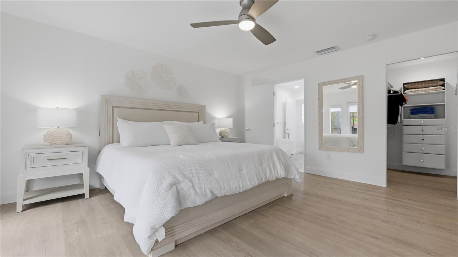 Image 17 of 37 For 4939 Commonwealth Drive