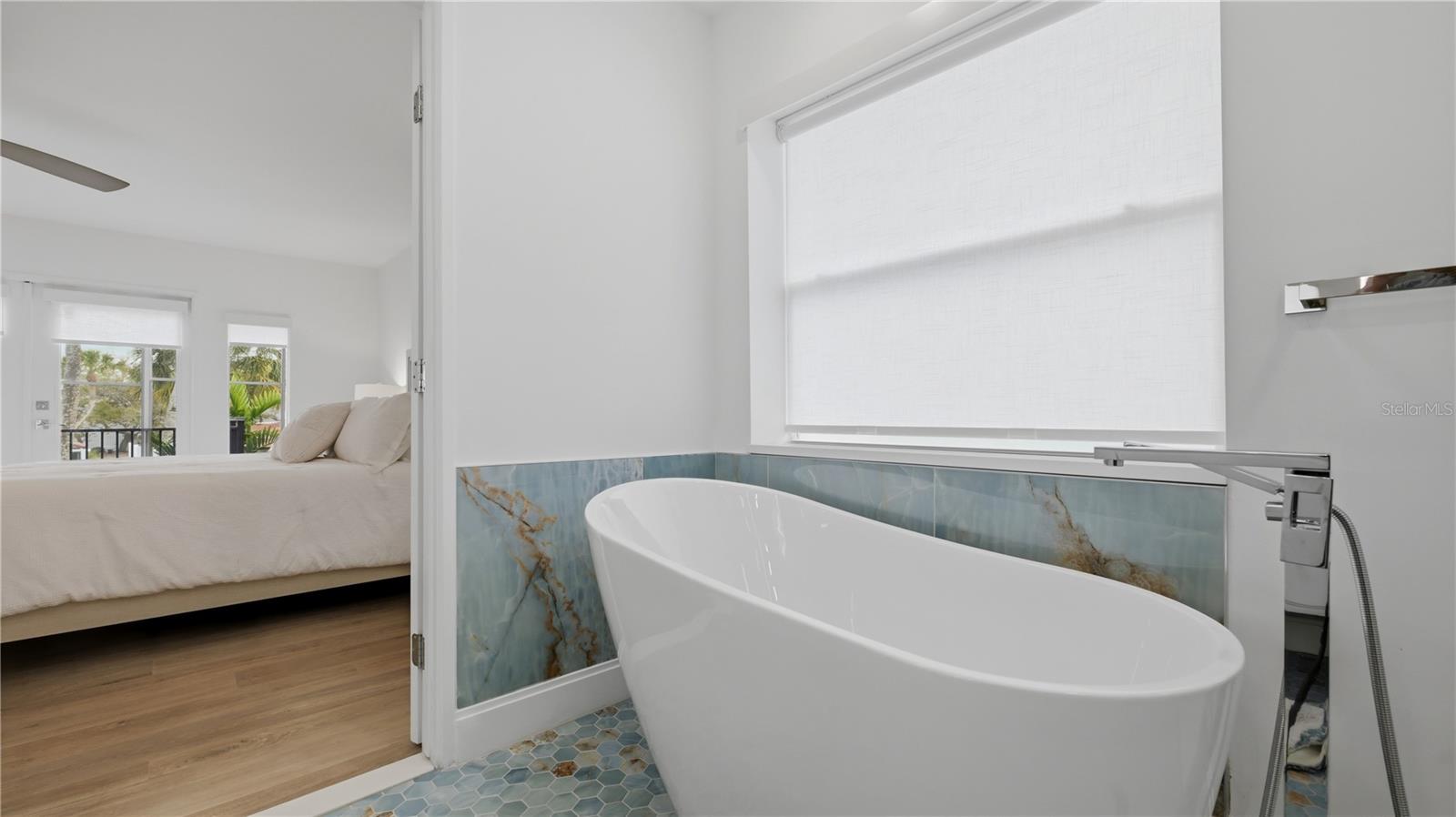 Image 19 of 37 For 4939 Commonwealth Drive