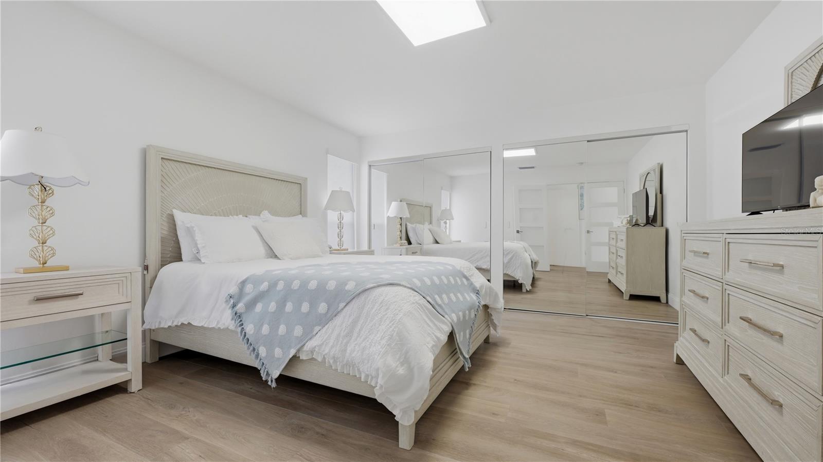 Image 20 of 37 For 4939 Commonwealth Drive