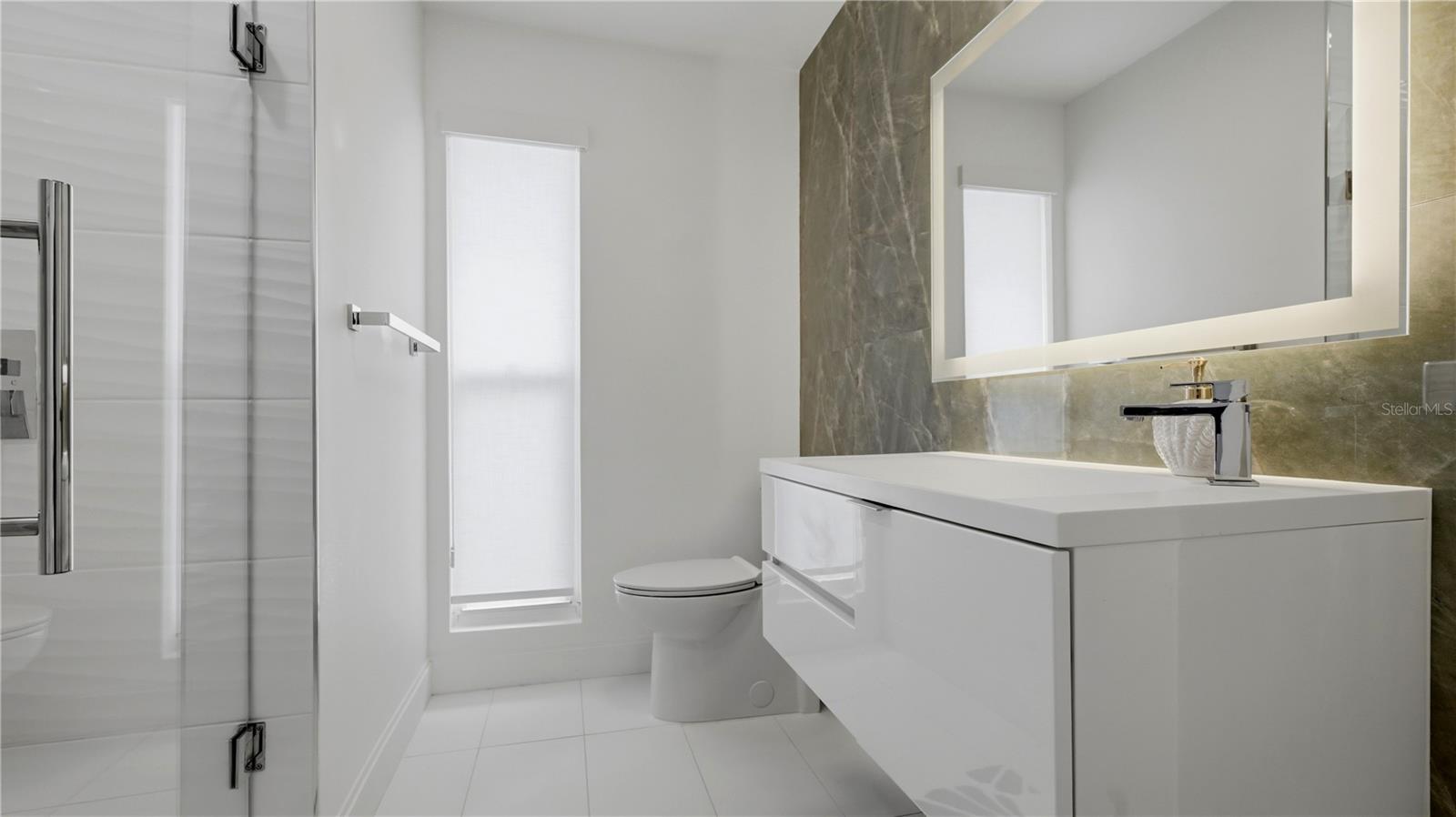 Image 21 of 37 For 4939 Commonwealth Drive