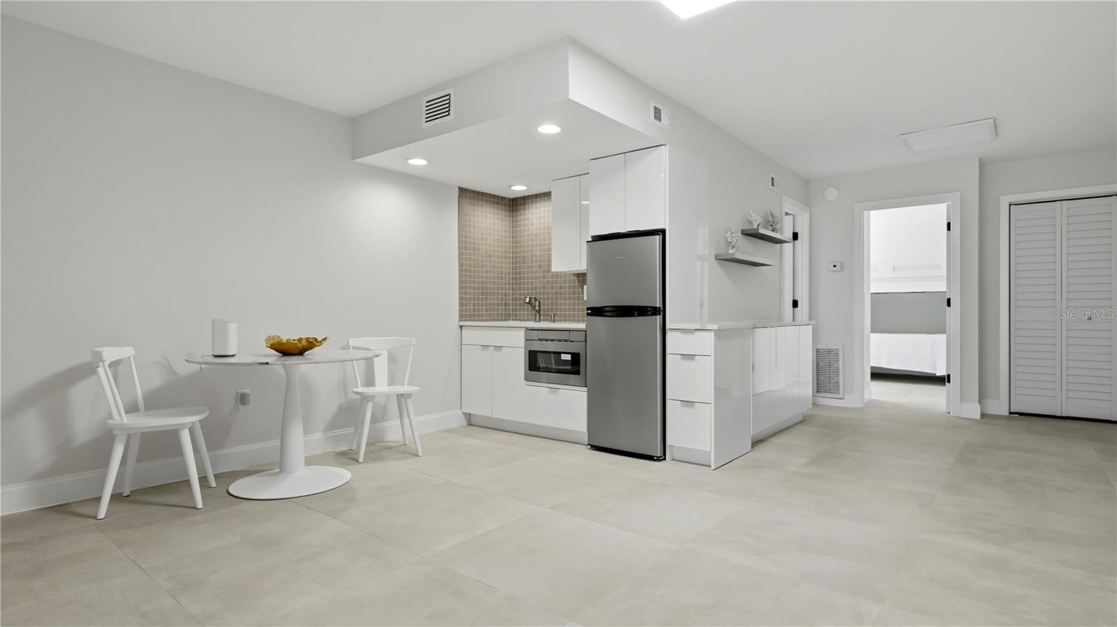 Image 24 of 37 For 4939 Commonwealth Drive