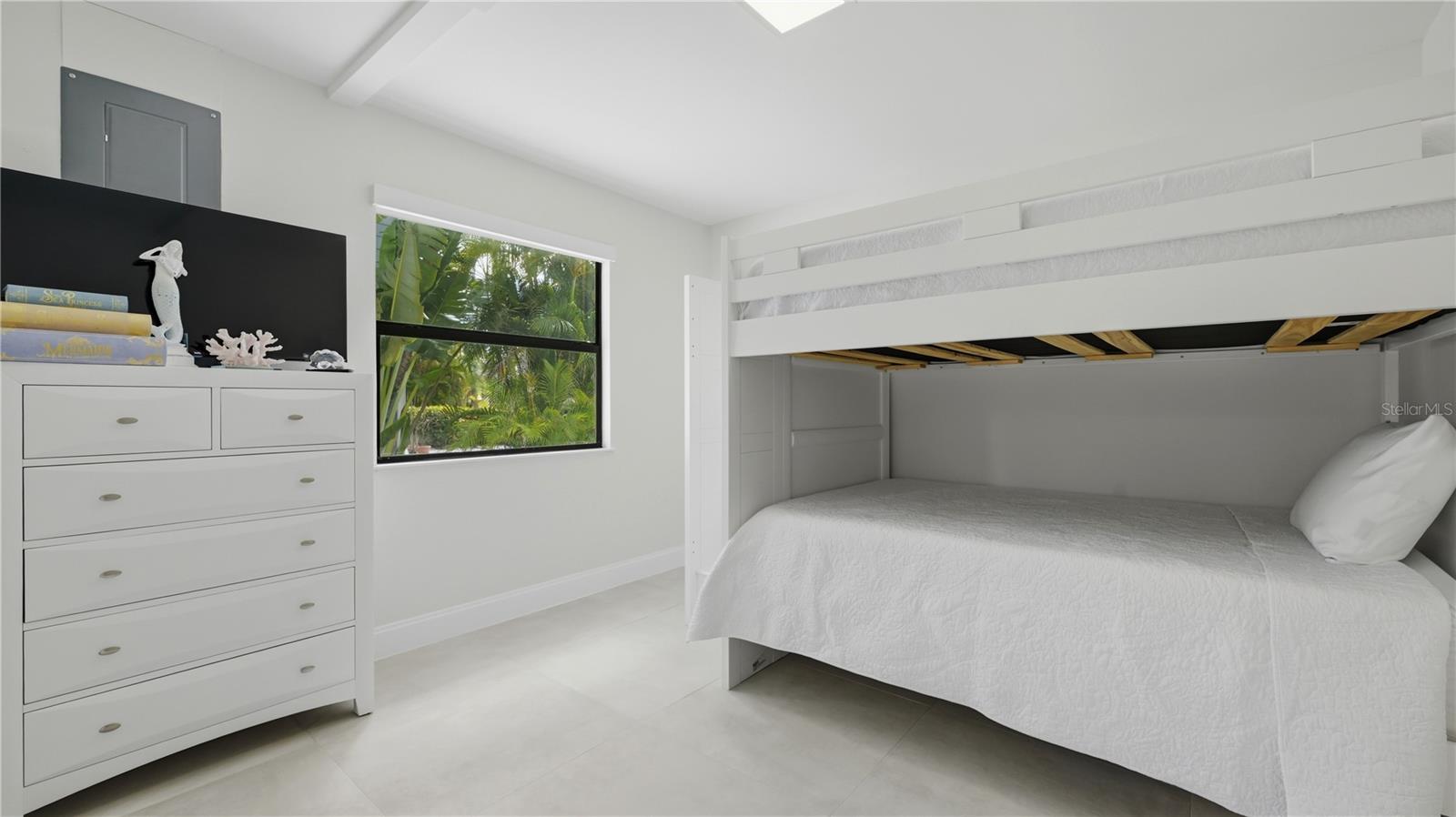 Image 26 of 37 For 4939 Commonwealth Drive