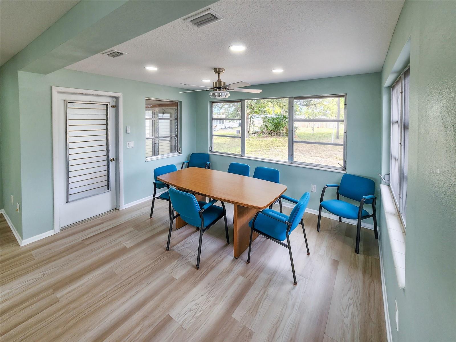 Image 14 of 31 For 6112 1st Avenue W