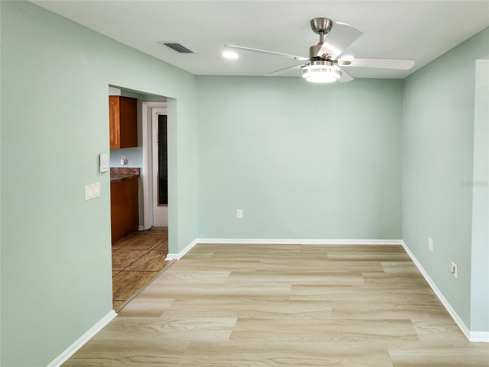 Image 16 of 31 For 6112 1st Avenue W