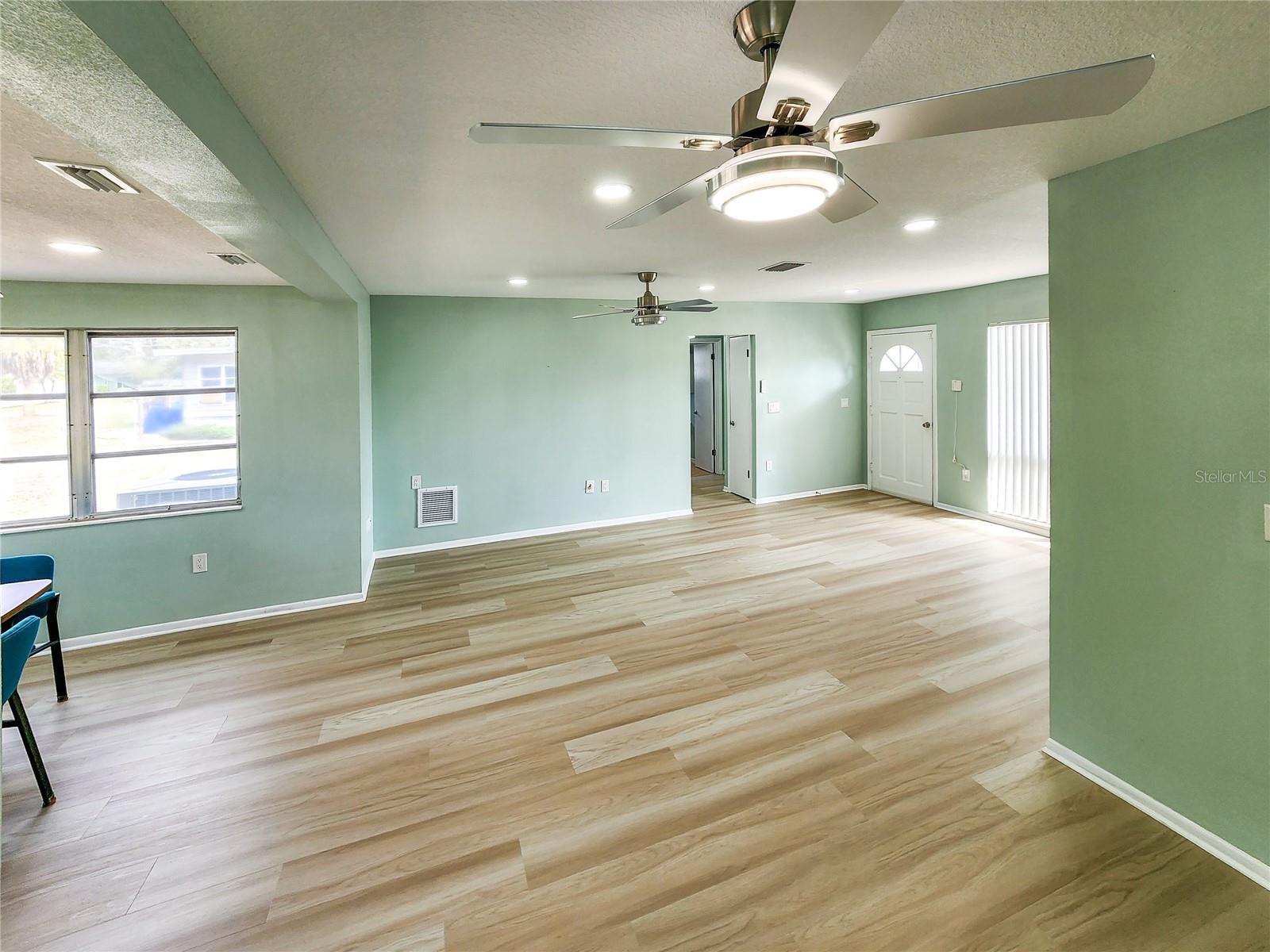 Image 18 of 31 For 6112 1st Avenue W