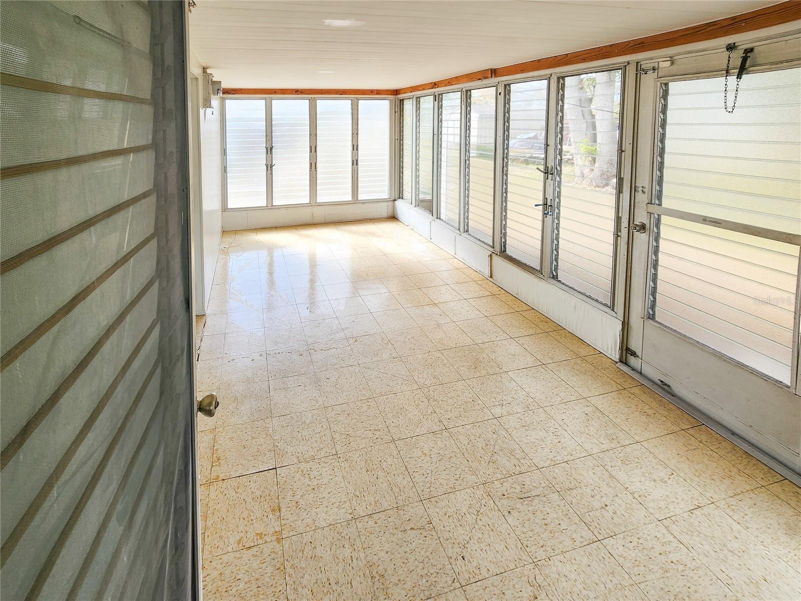 Image 25 of 31 For 6112 1st Avenue W