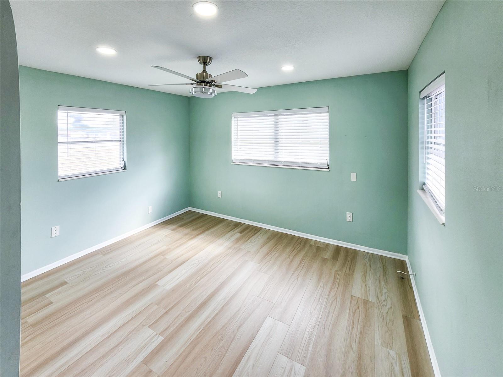 Image 29 of 31 For 6112 1st Avenue W