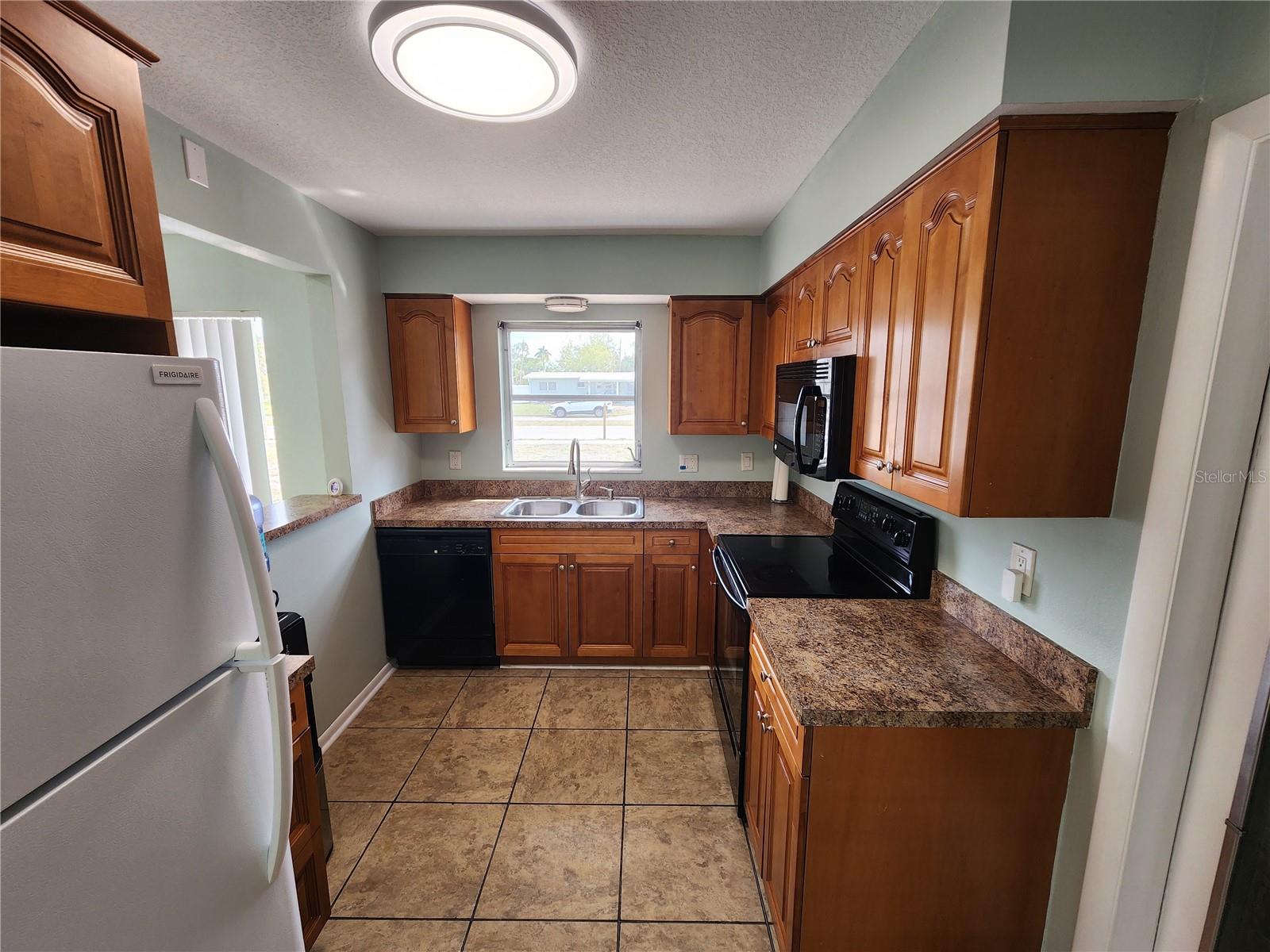 Image 6 of 31 For 6112 1st Avenue W