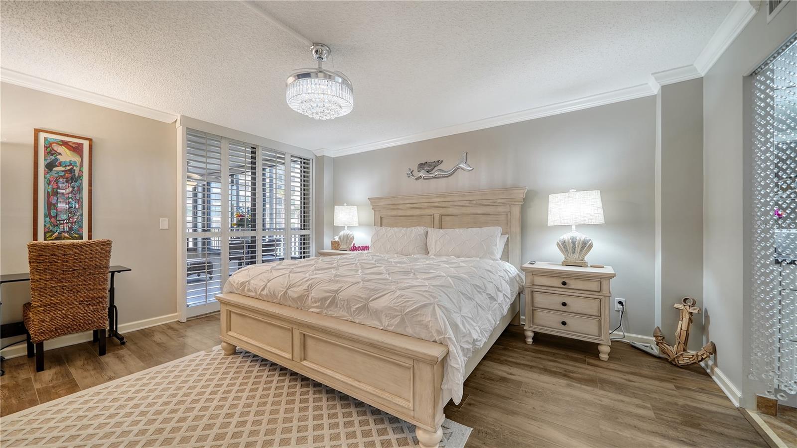 Image 19 of 51 For 8735 Midnight Pass Road 105b