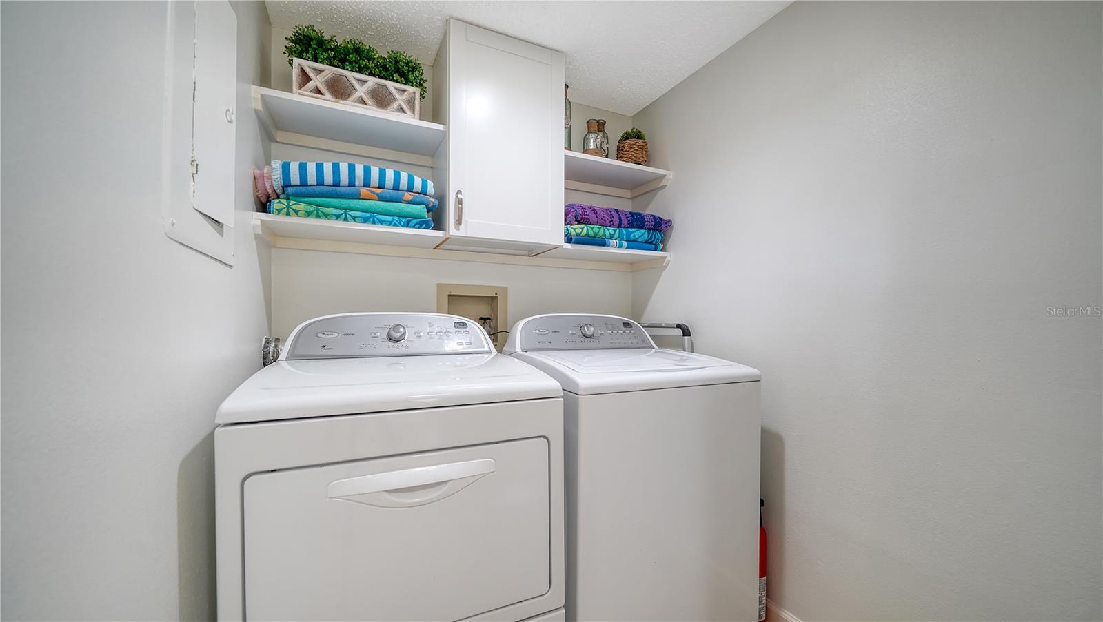 Image 30 of 51 For 8735 Midnight Pass Road 105b