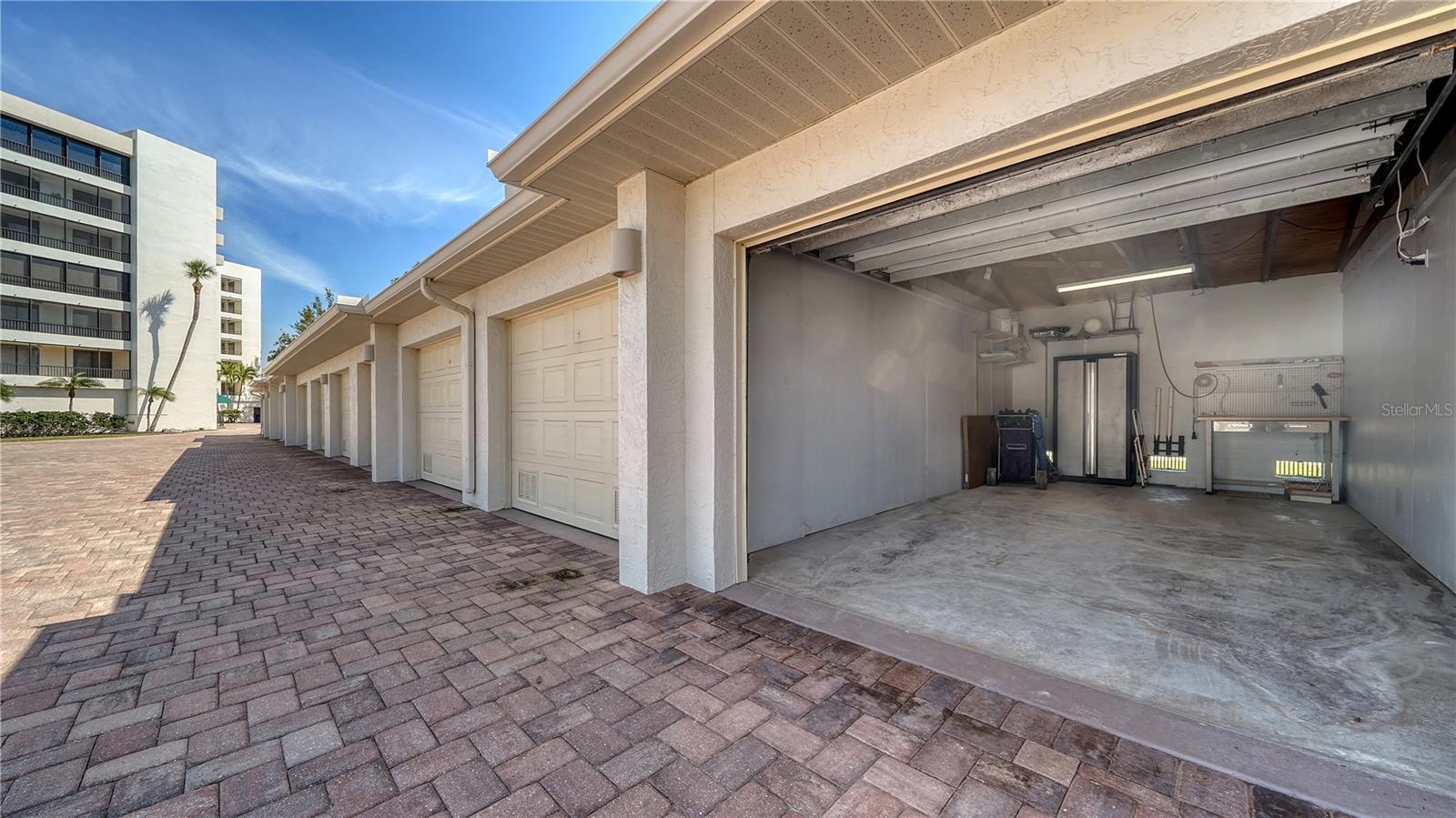 Image 31 of 51 For 8735 Midnight Pass Road 105b