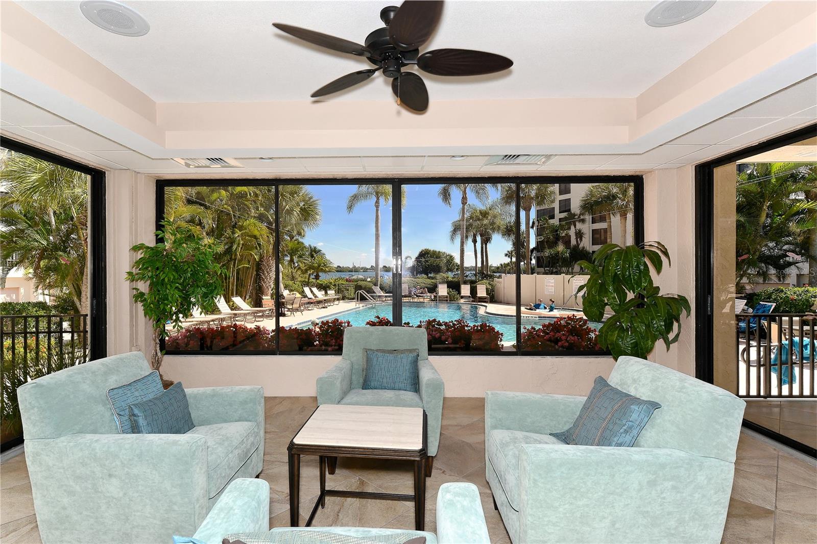 Image 33 of 51 For 8735 Midnight Pass Road 105b