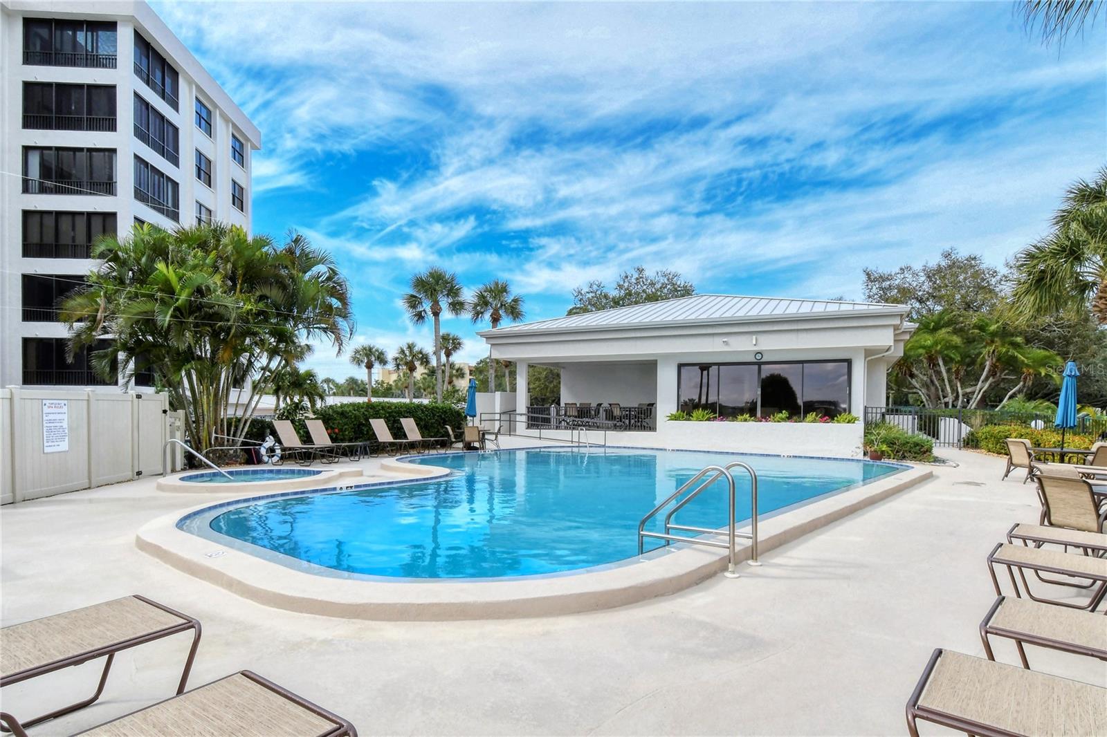 Image 38 of 51 For 8735 Midnight Pass Road 105b