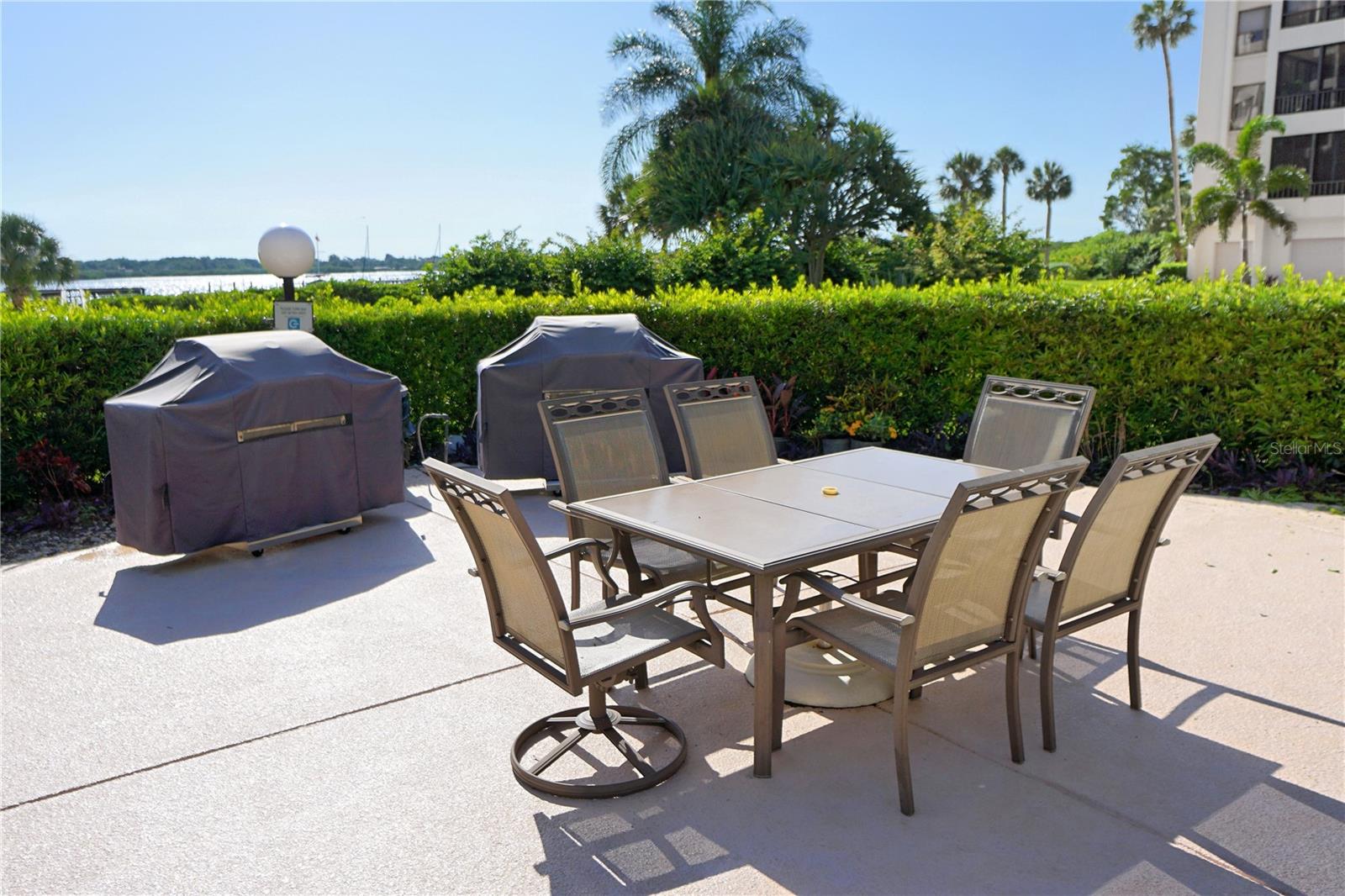 Image 39 of 51 For 8735 Midnight Pass Road 105b